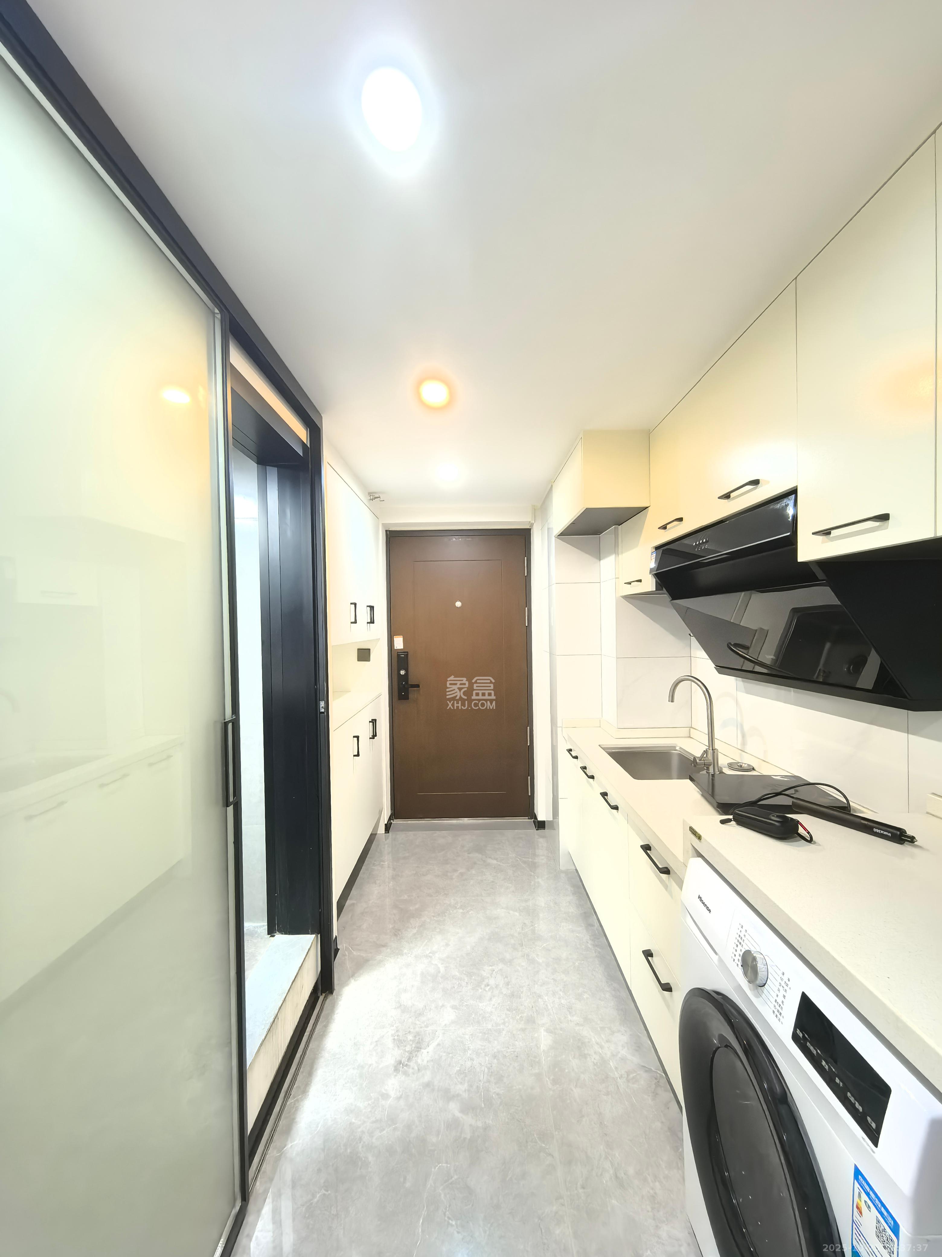 越秀悦湖台  2室1厅1卫    2500.0元/月 越秀悦湖台  2室1厅1卫    2500.0元/月室内图