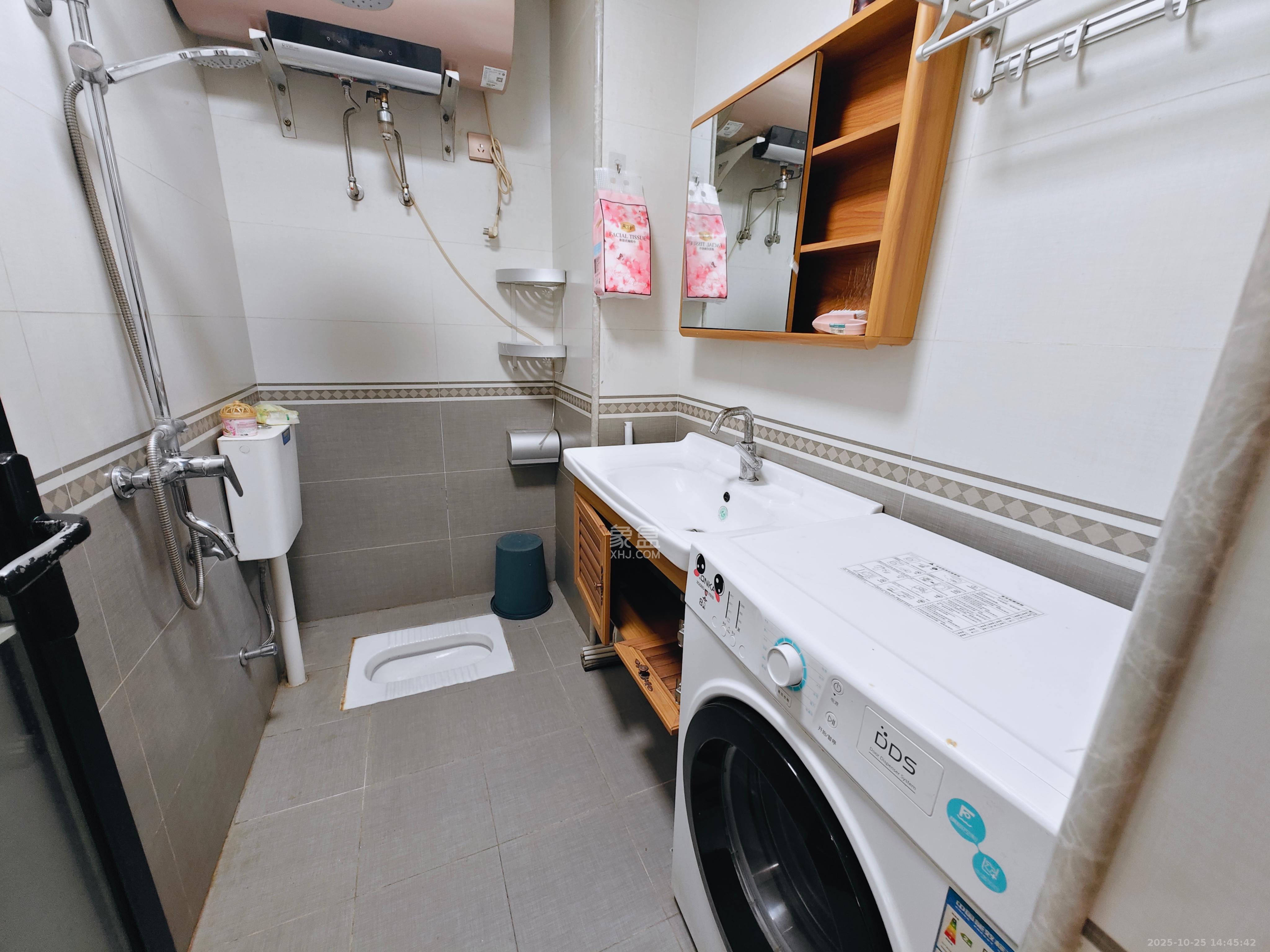 和隆花半里  1室1厅1卫    1700.0元/月室内图