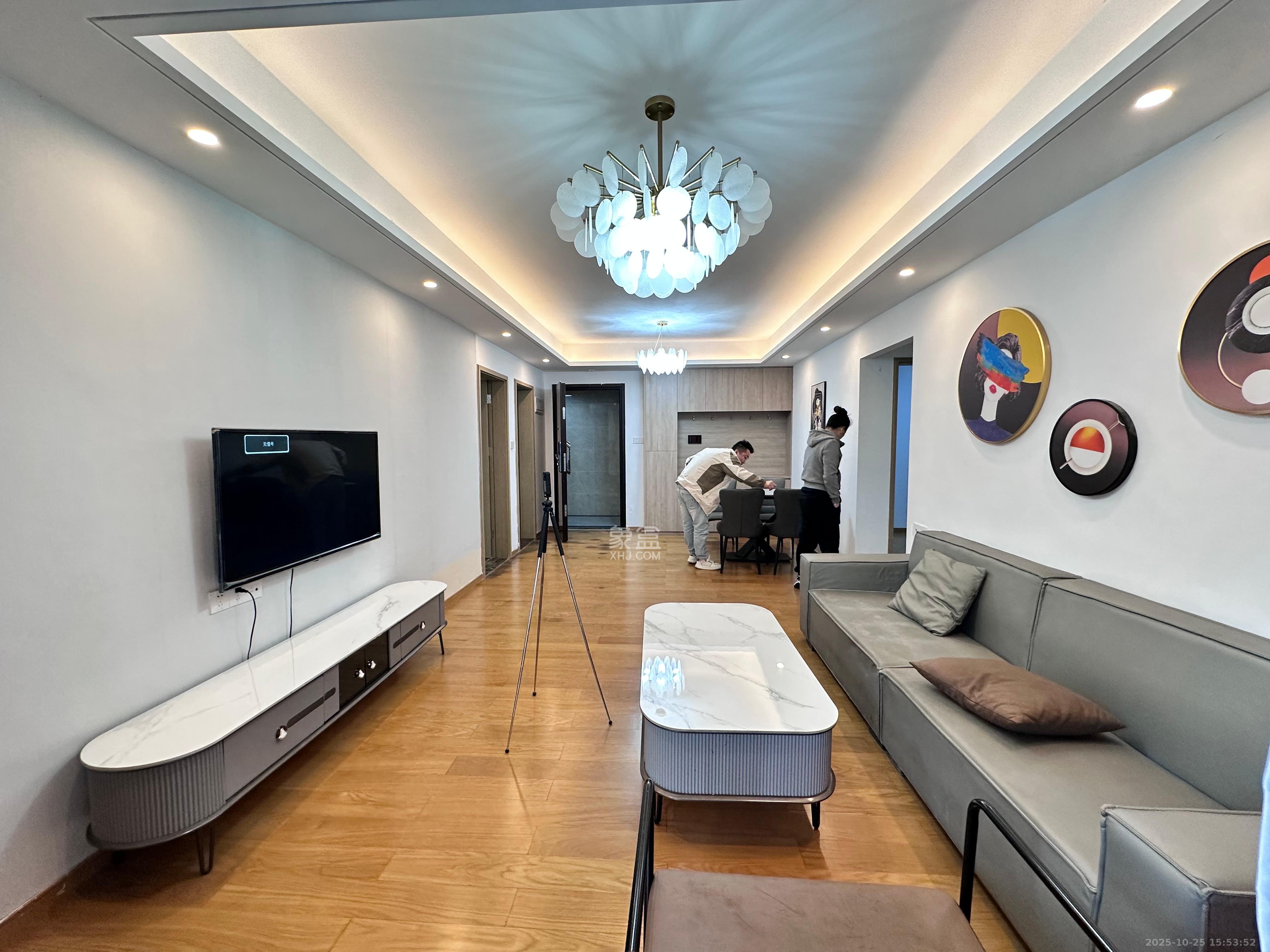 清控湖山雅居北区  3室2厅2卫    2700.0元/月 清控湖山雅居北区  3室2厅2卫    2700.0元/月室内图