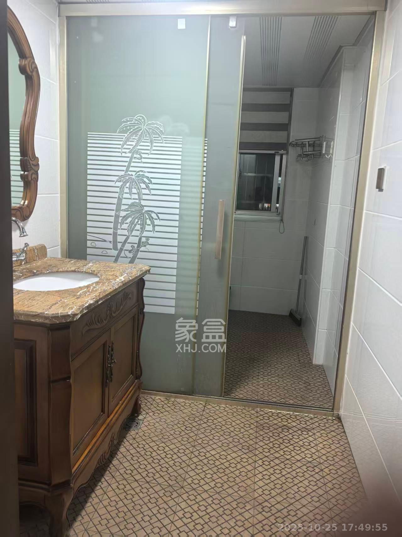 星城新宇月雅苑（月塘小区）  4室2厅2卫    2400.0元/月室内图