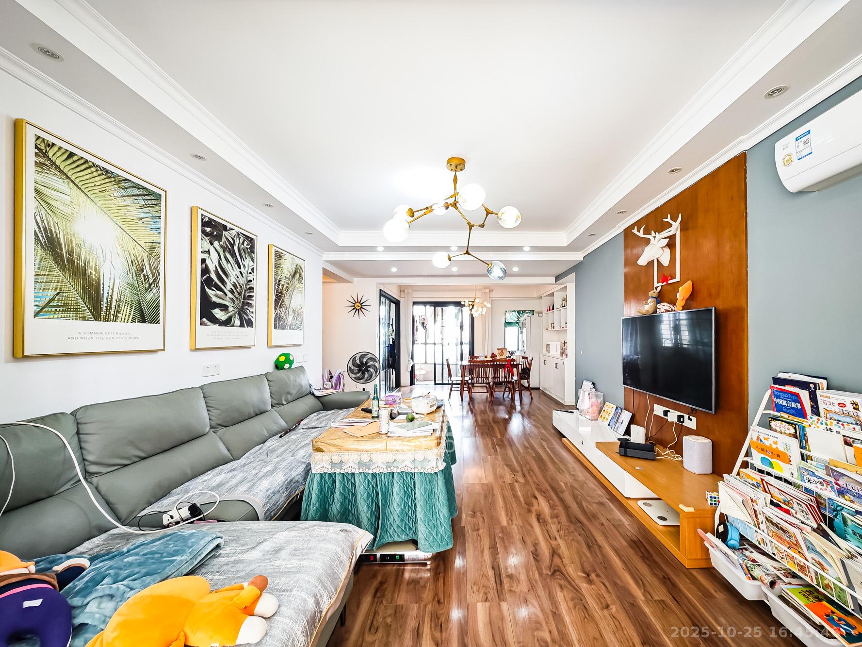 山语城三期  3室2厅2卫    83.0万 山语城三期  3室2厅2卫    83.0万客厅