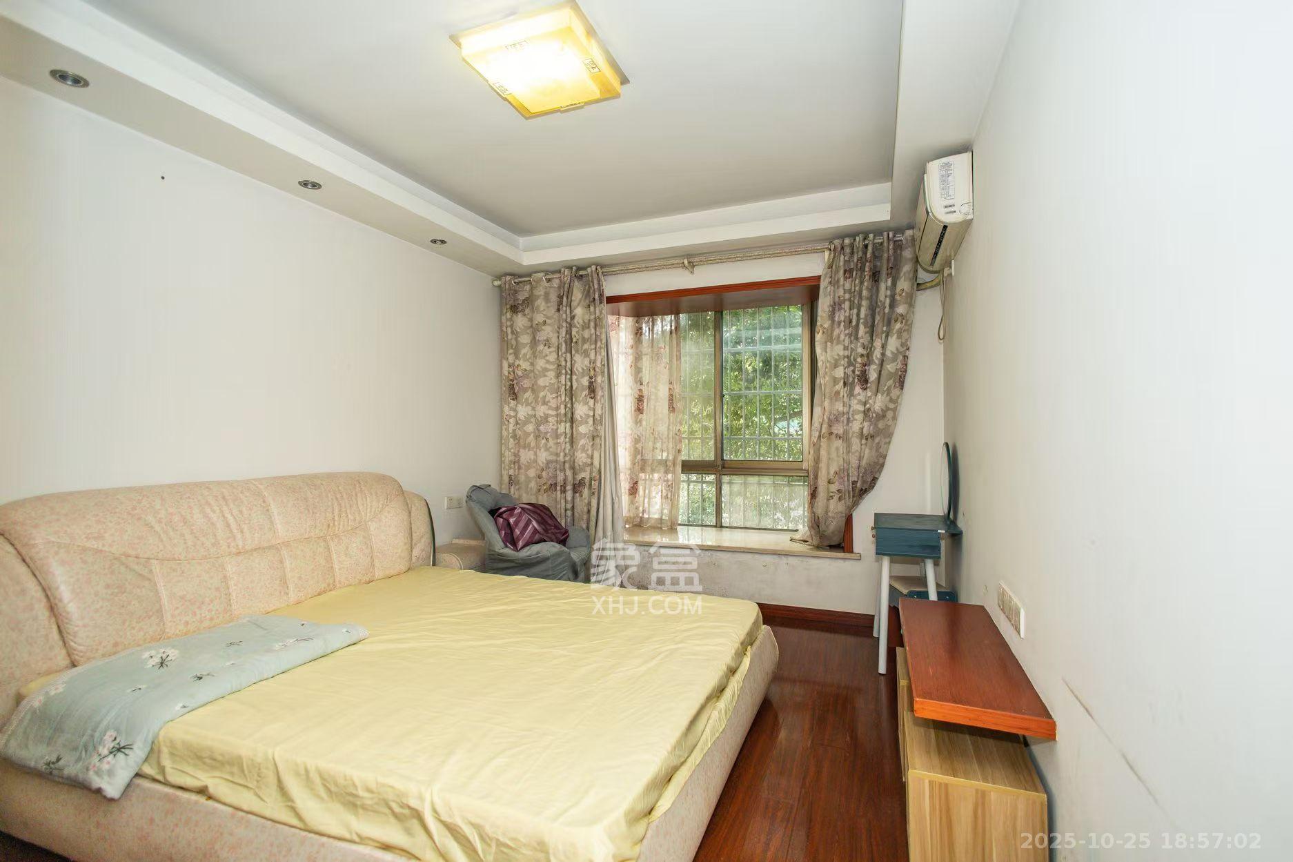 卧龙居国际村  3室2厅1卫    2200.0元/月 卧龙居国际村  3室2厅1卫    2200.0元/月室内图