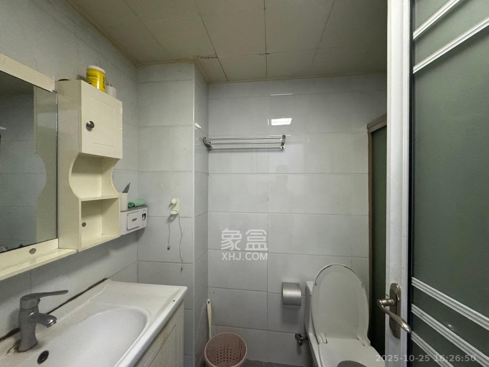 蓝湾国际广场 1室1厅1卫 1500.0元/月 蓝湾国际广场 1室1厅1卫 1500.0元/月室内图