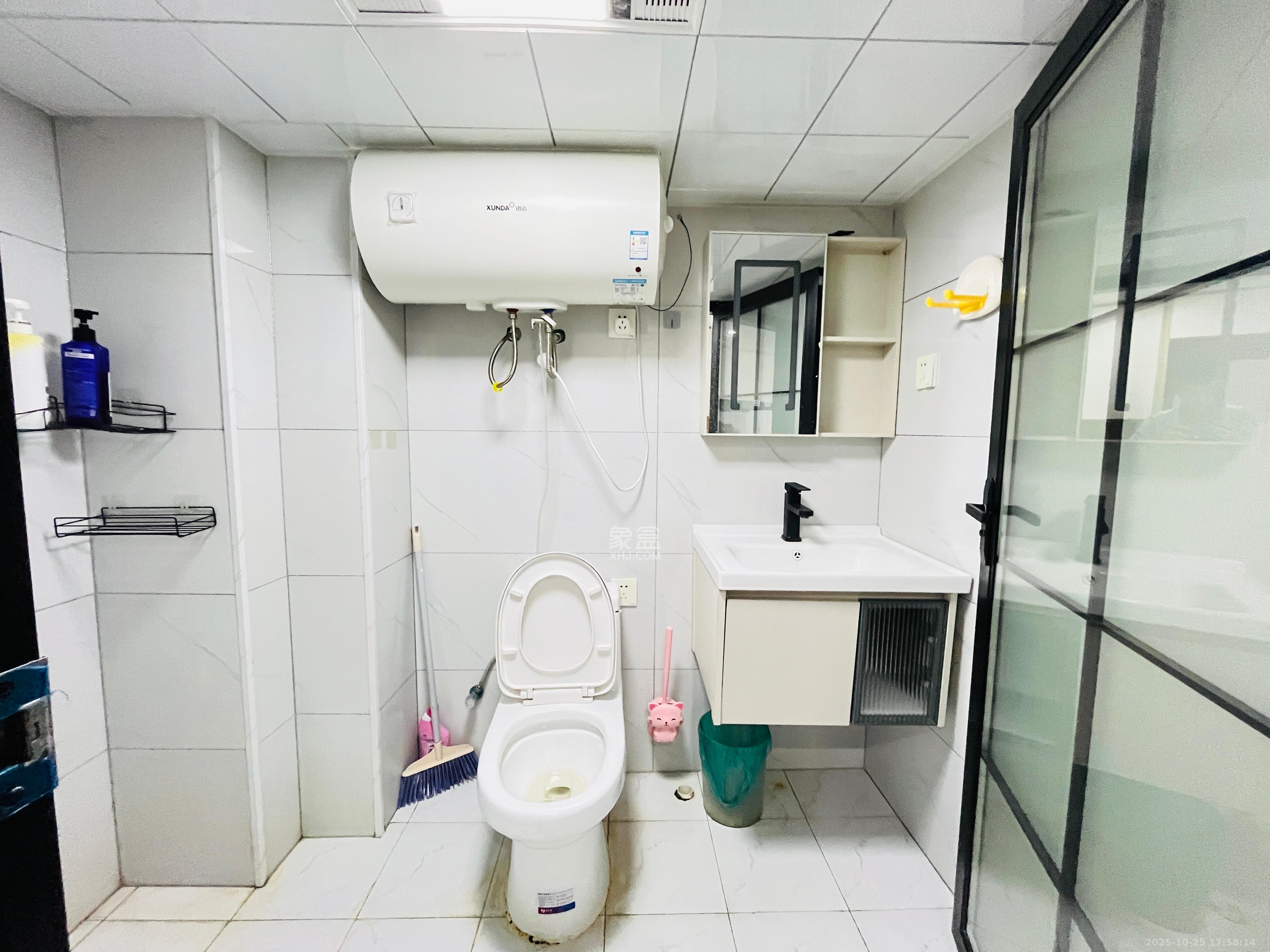 龙湖铂金岛  1室0厅0卫    2100.0元/月室内图