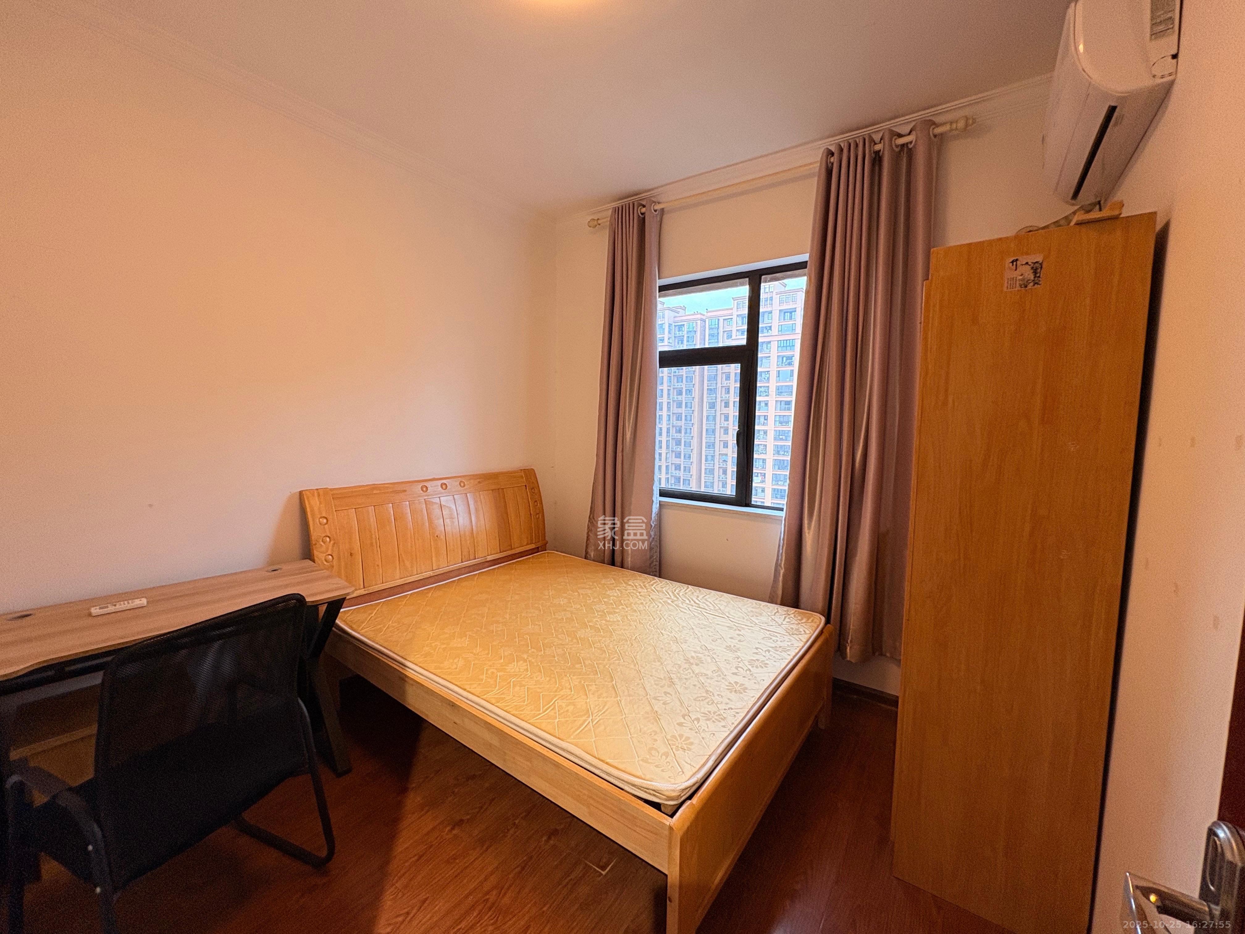 德润小区（丰升德润小区）  4室2厅1卫    2500.0元/月室内图