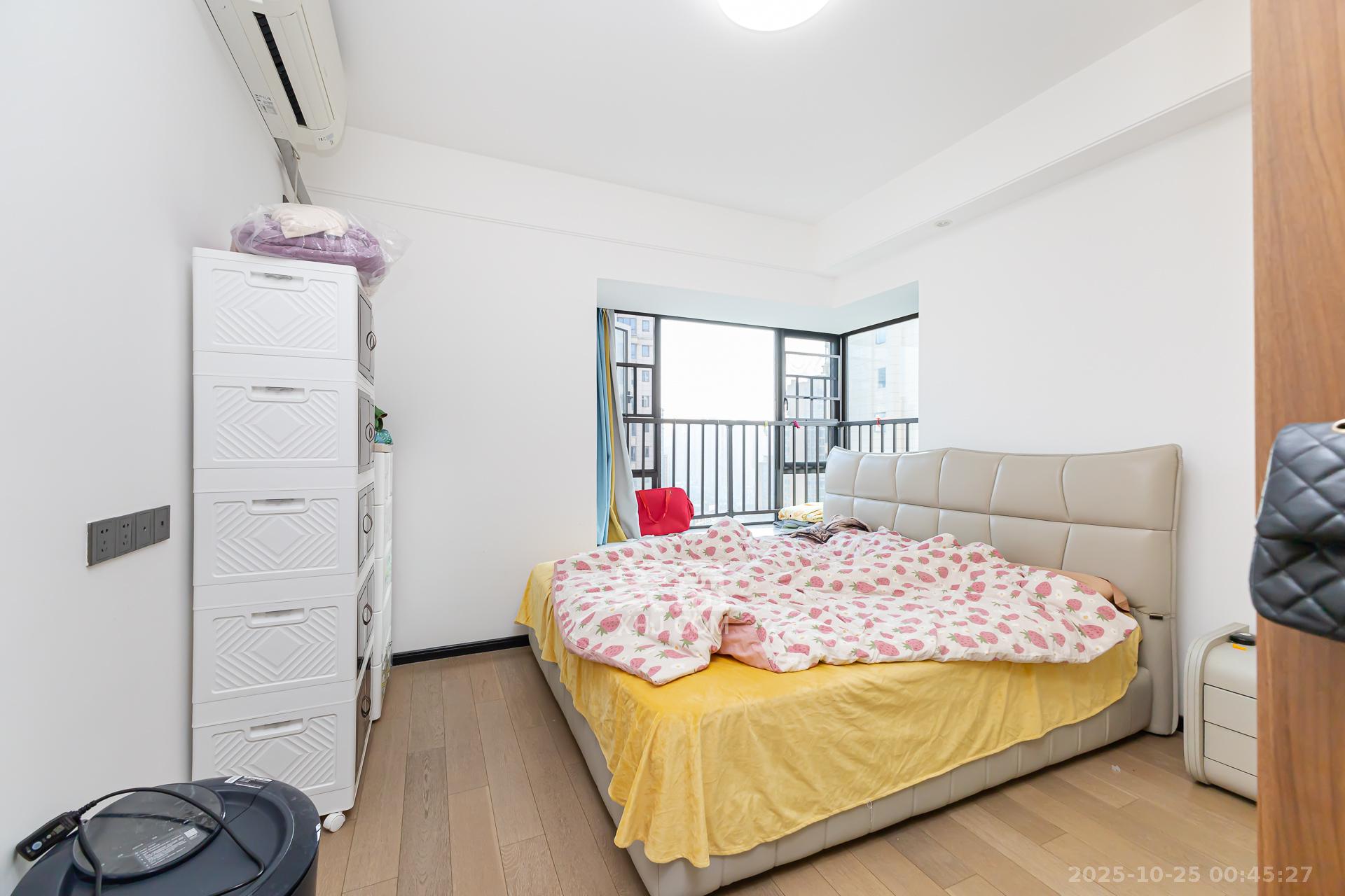 润和滨江府  1室0厅0卫    93.0万 润和滨江府  1室0厅0卫    93.0万卧室