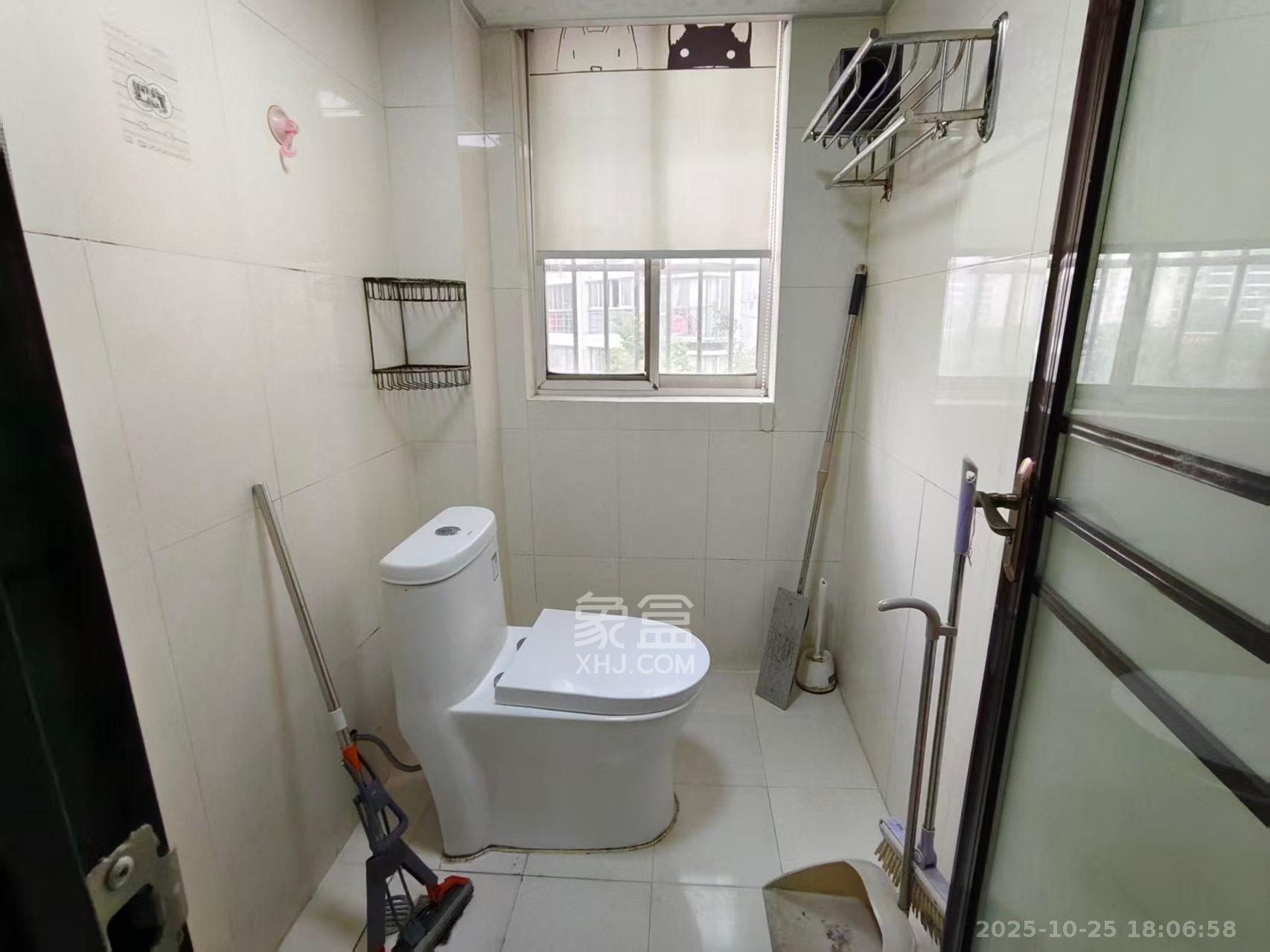 中星苑 2室2厅1卫 2200.0元/月 中星苑 2室2厅1卫 2200.0元/月室内图