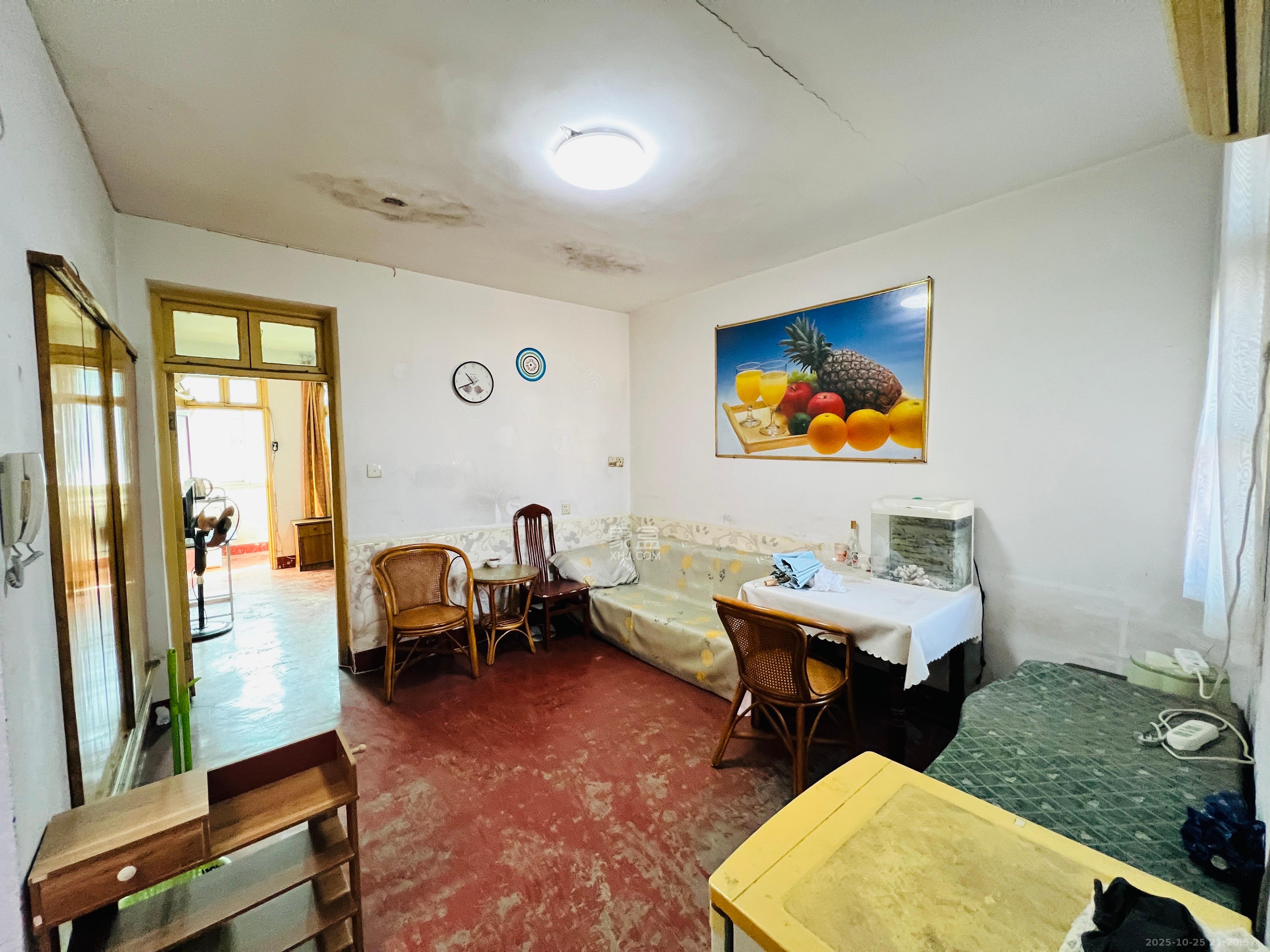 解放四村石子冲  1室1厅1卫    1000.0元/月室内图1