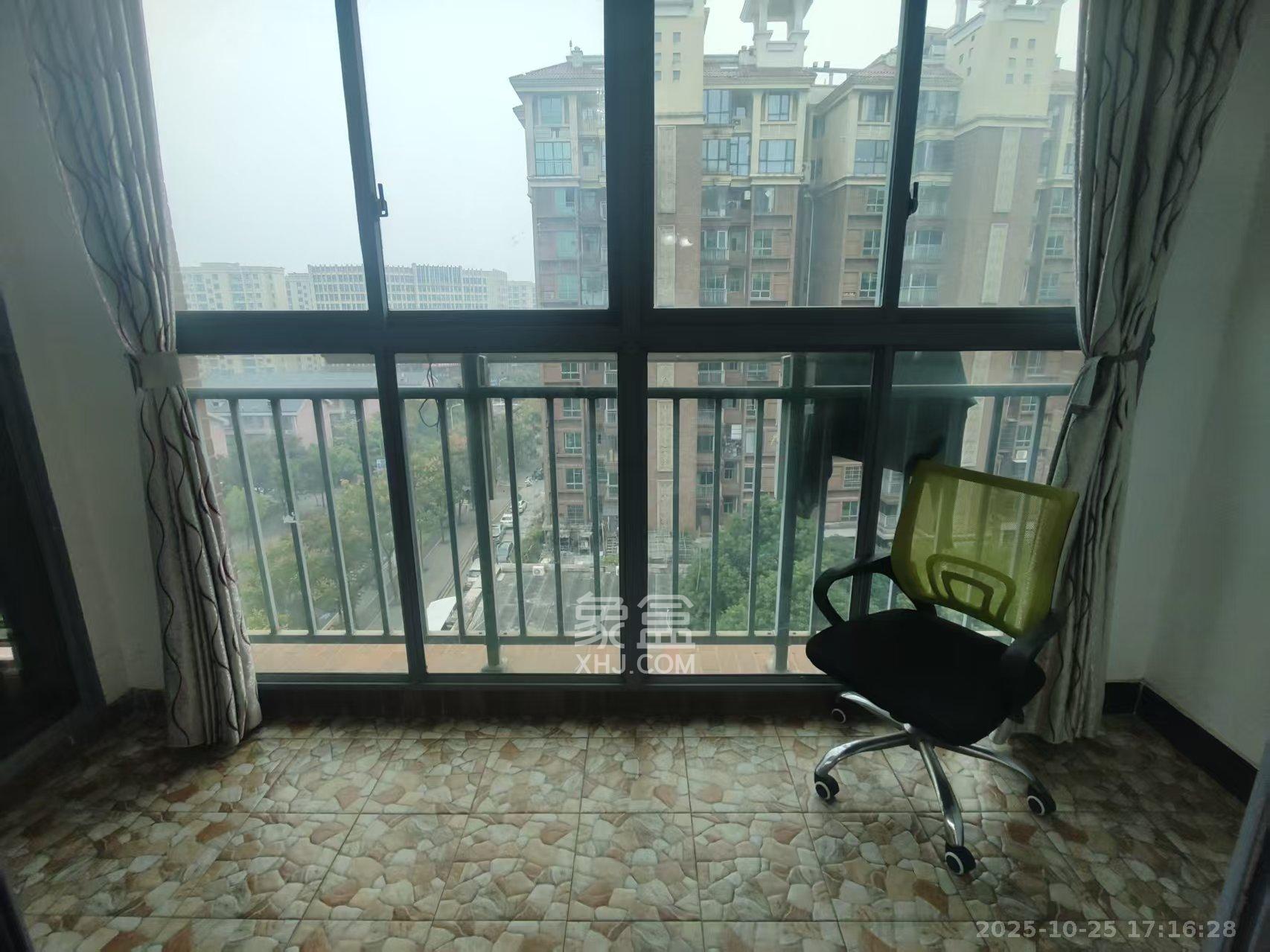 夏威夷碧水春城(碧桂园城市花园)  3室2厅2卫    2200.0元/月 夏威夷碧水春城(碧桂园城市花园)  3室2厅2卫    2200.0元/月室内图