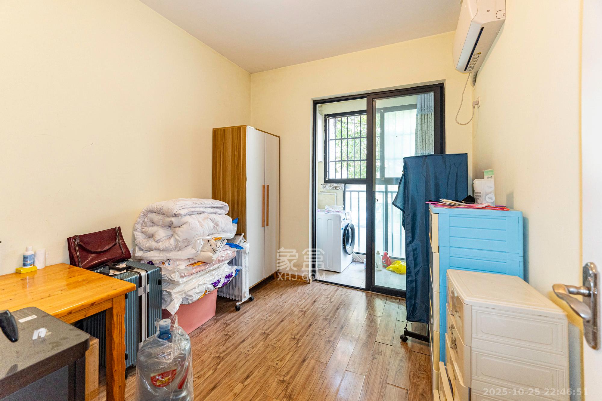 鹏基诺亚山林  4室2厅2卫    158.0万卧室