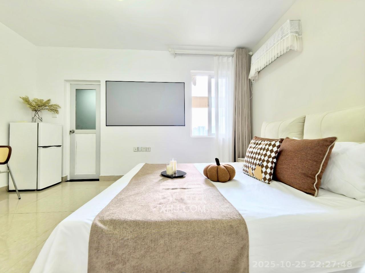 四方小区综合楼（四方嘉丽）  1室1厅1卫    1300.0元/月