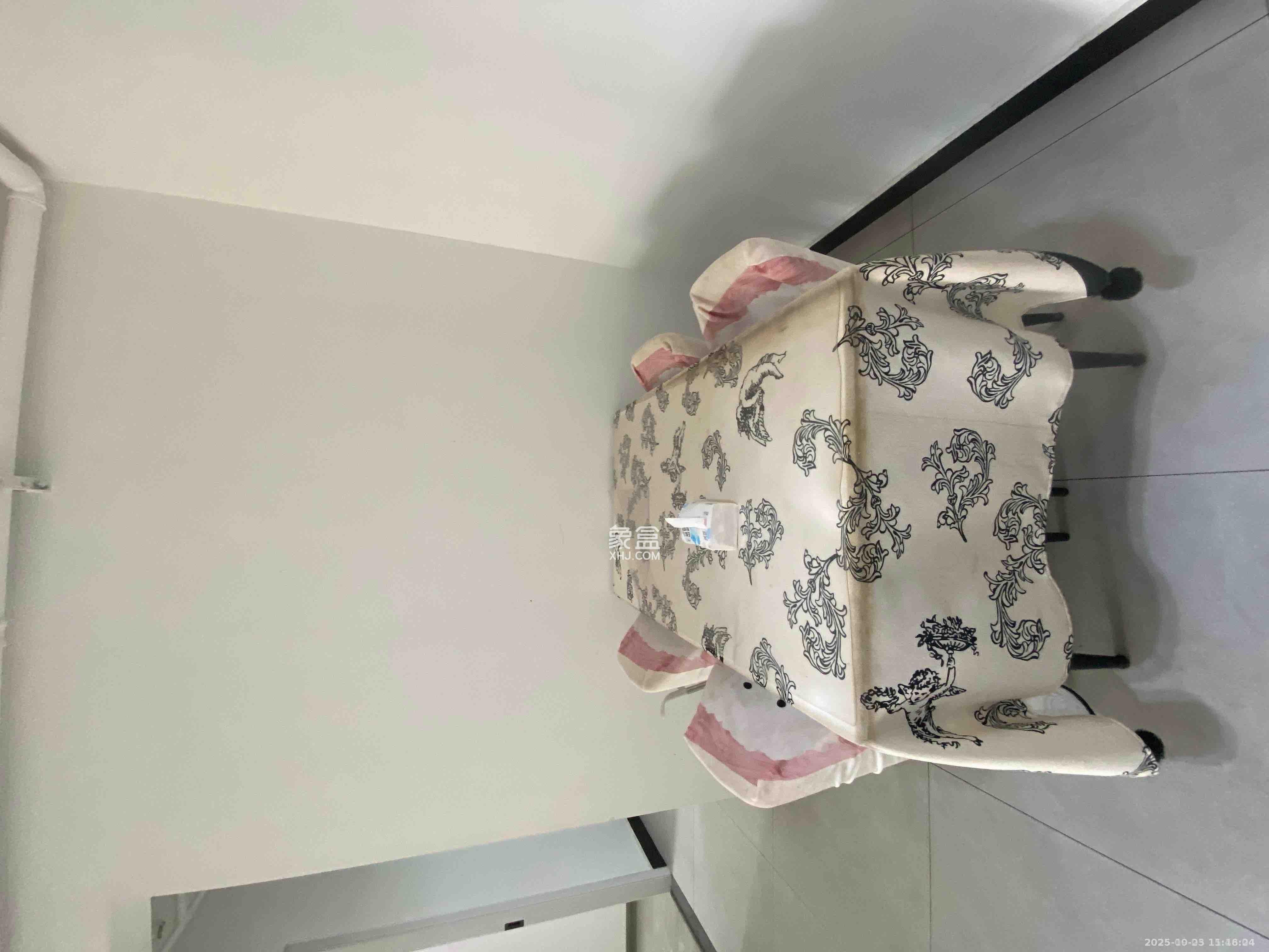 龙凤安置小区 3室1厅1卫 2500.0元/月 龙凤安置小区 3室1厅1卫 2500.0元/月室内图