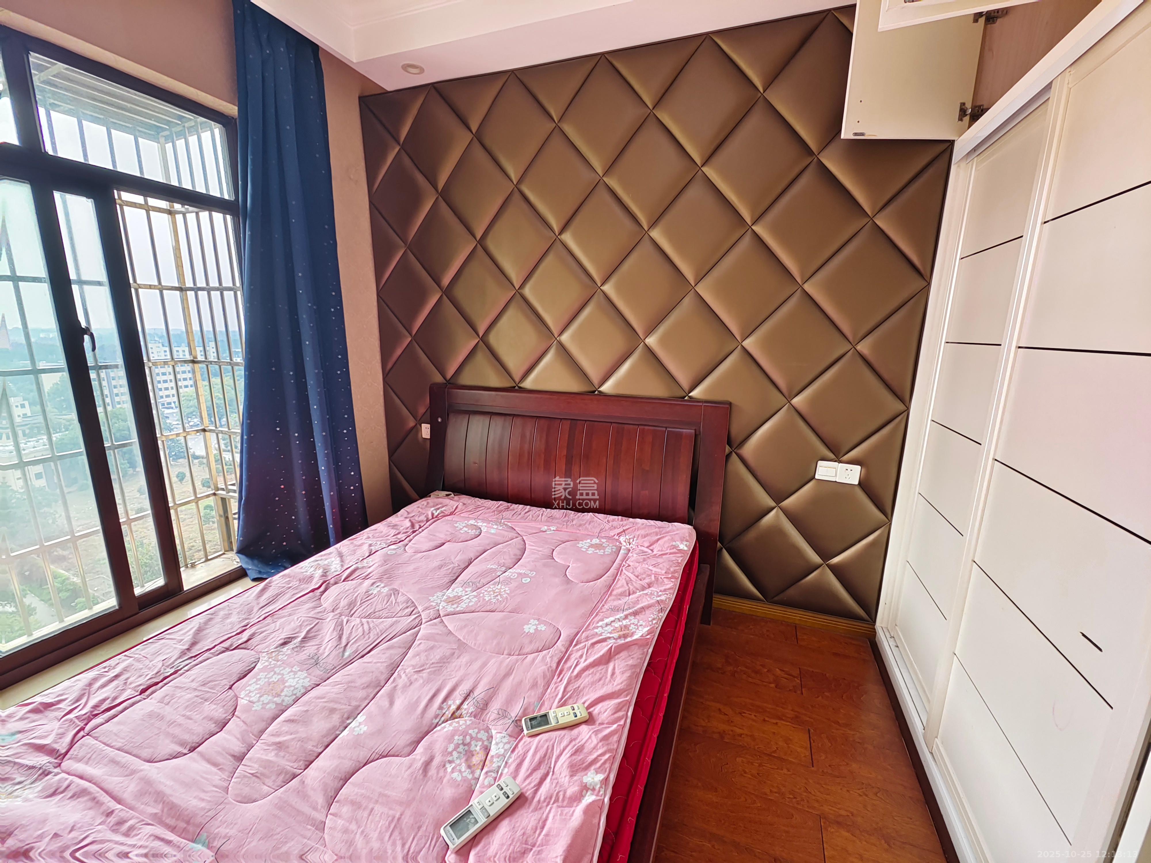 金房奥斯卡  3室2厅2卫    2500.0元/月室内图