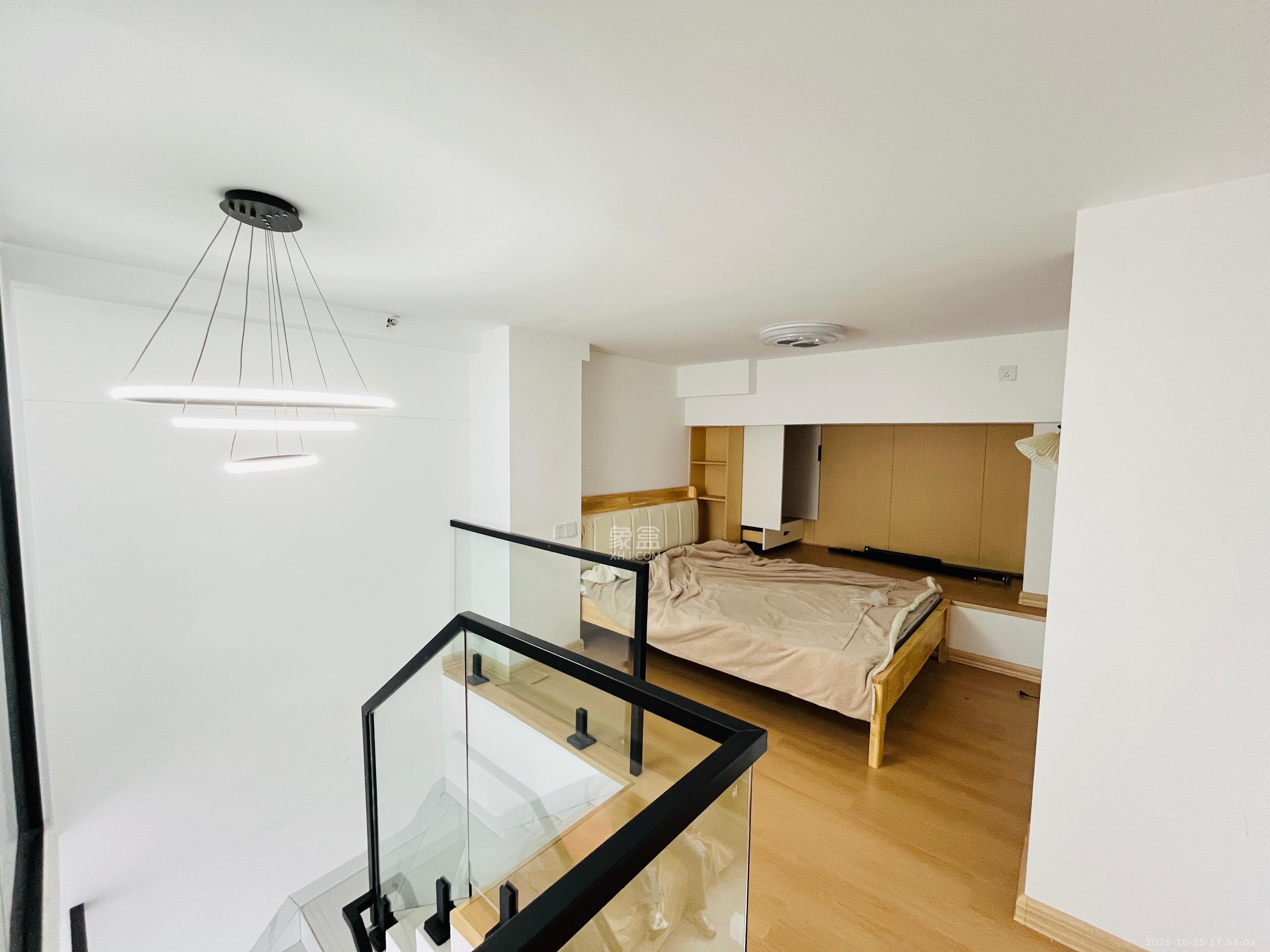 龙湖铂金岛  1室0厅0卫    2100.0元/月室内图