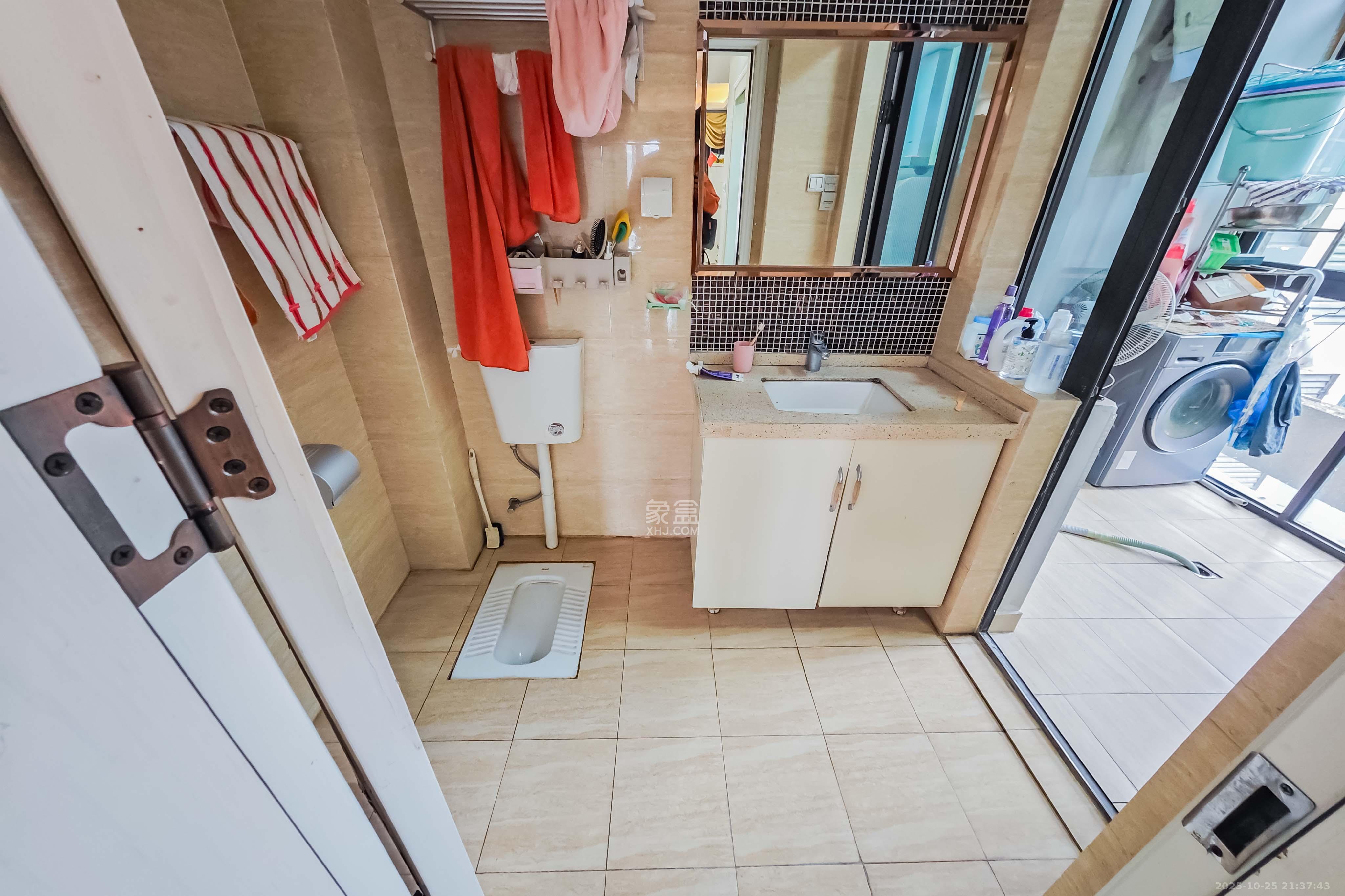 五江天街北区  3室2厅2卫    100.0万卫生间