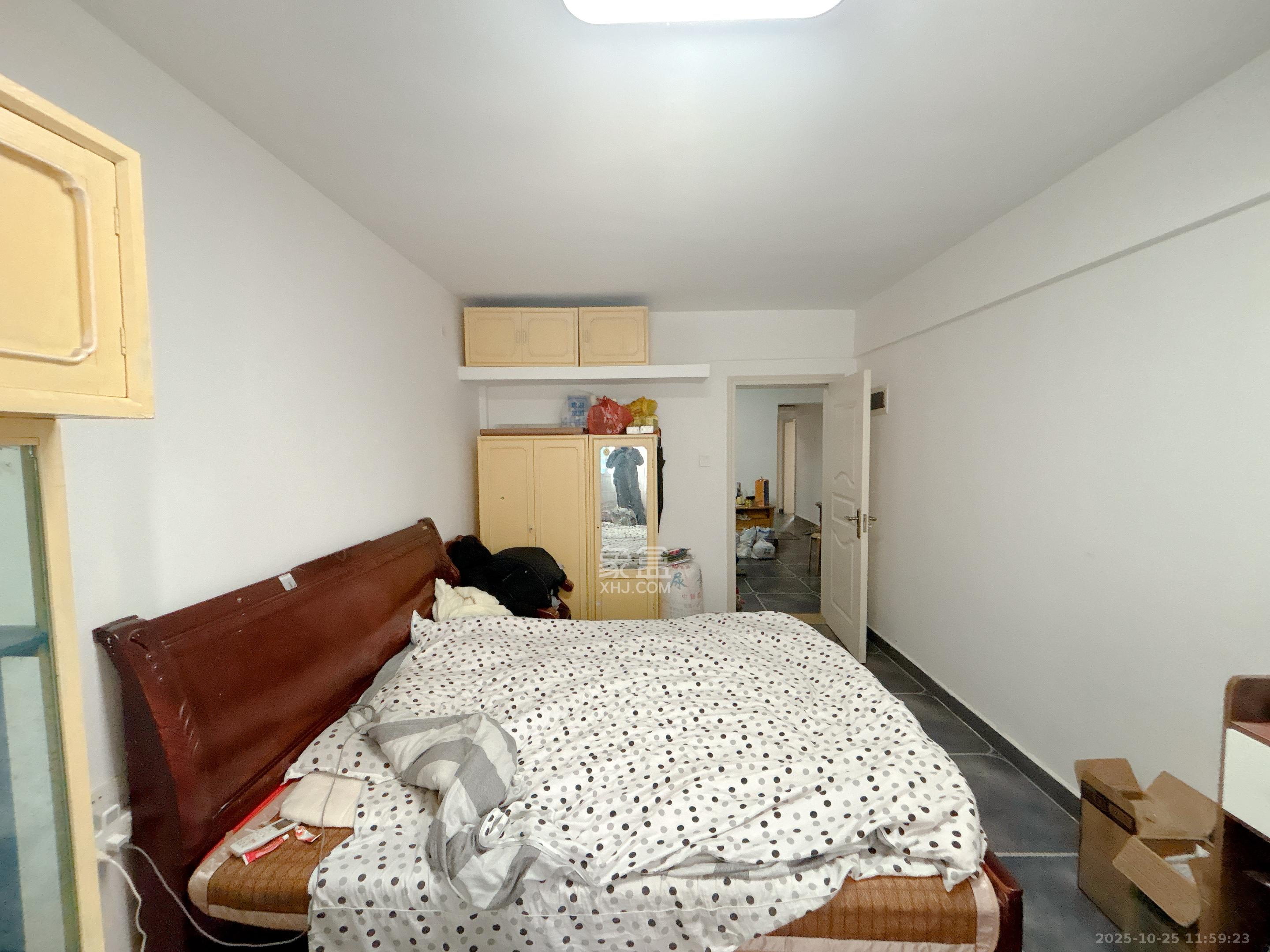 通泰街商居楼  3室1厅1卫    2000.0元/月室内图