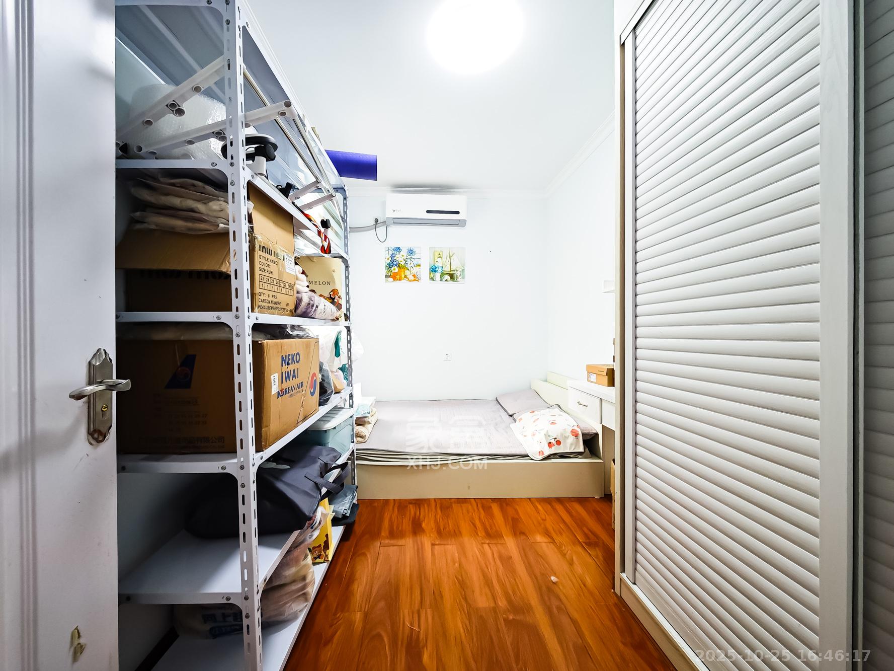 山语城三期 3室2厅1卫 69.0万 山语城三期 3室2厅1卫 69.0万卧室