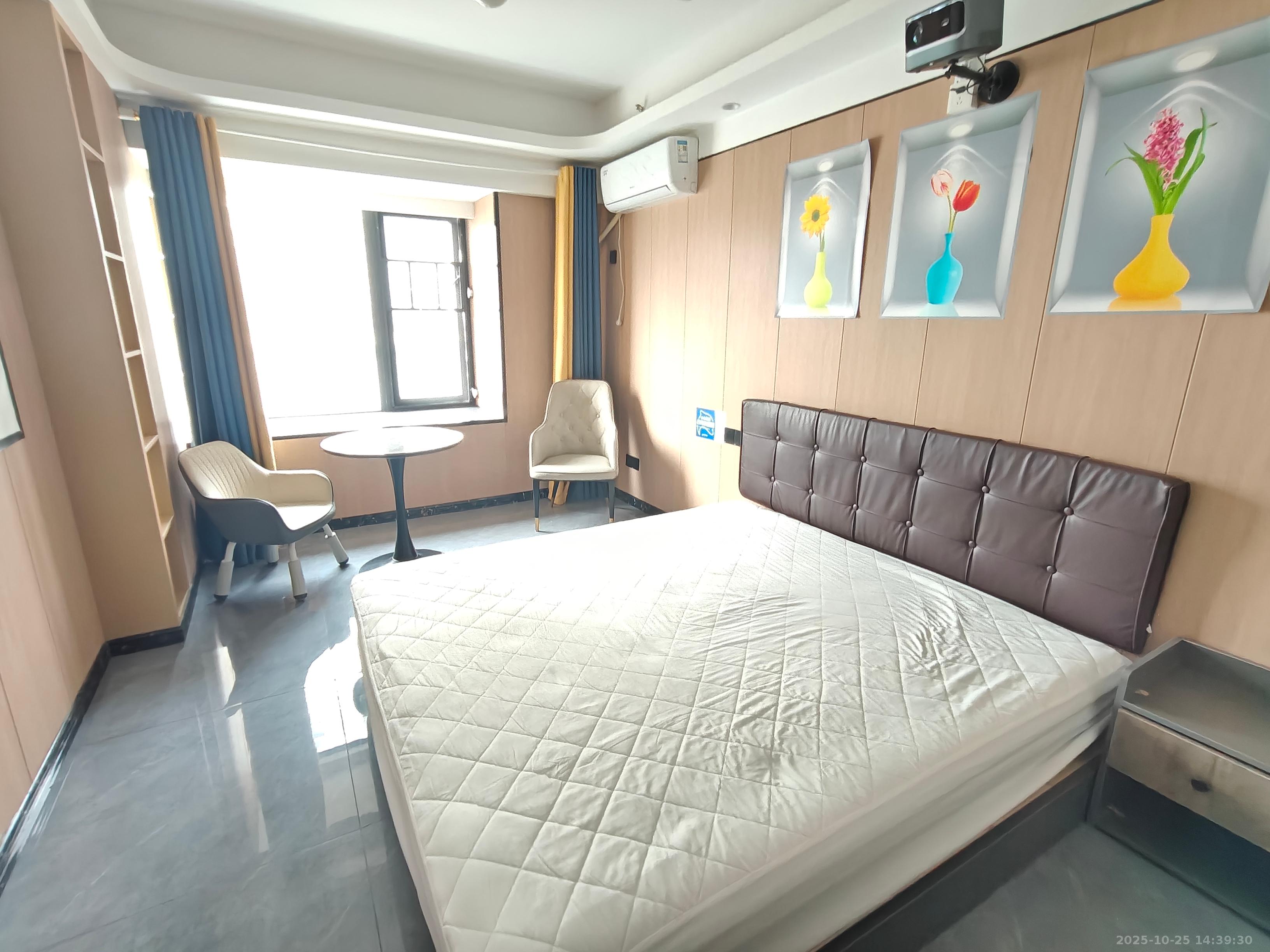 保利中环广场（保利中悦苑）  1室1厅1卫    1600.0元/月