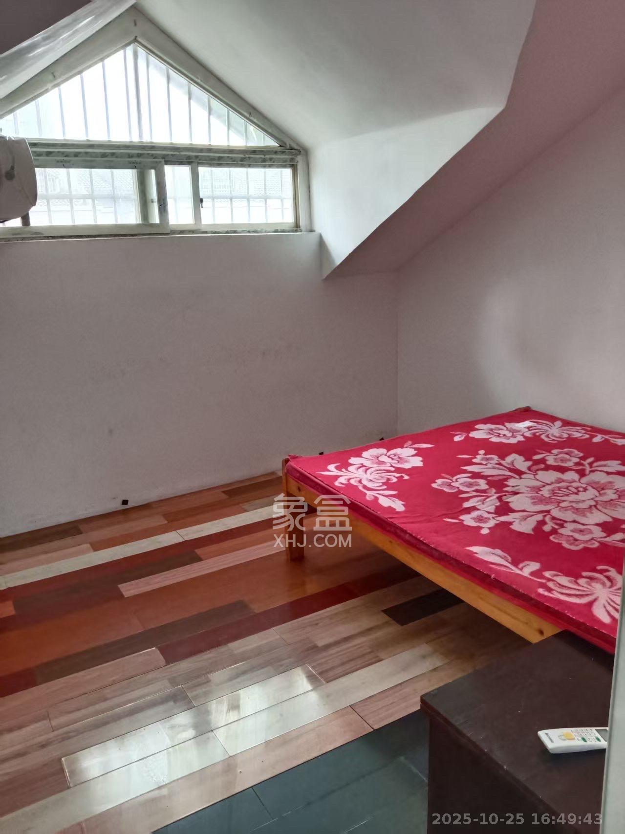 龙吉湾小区（龙瑞尚苑）  3室2厅1卫    1500.0元/月室内图