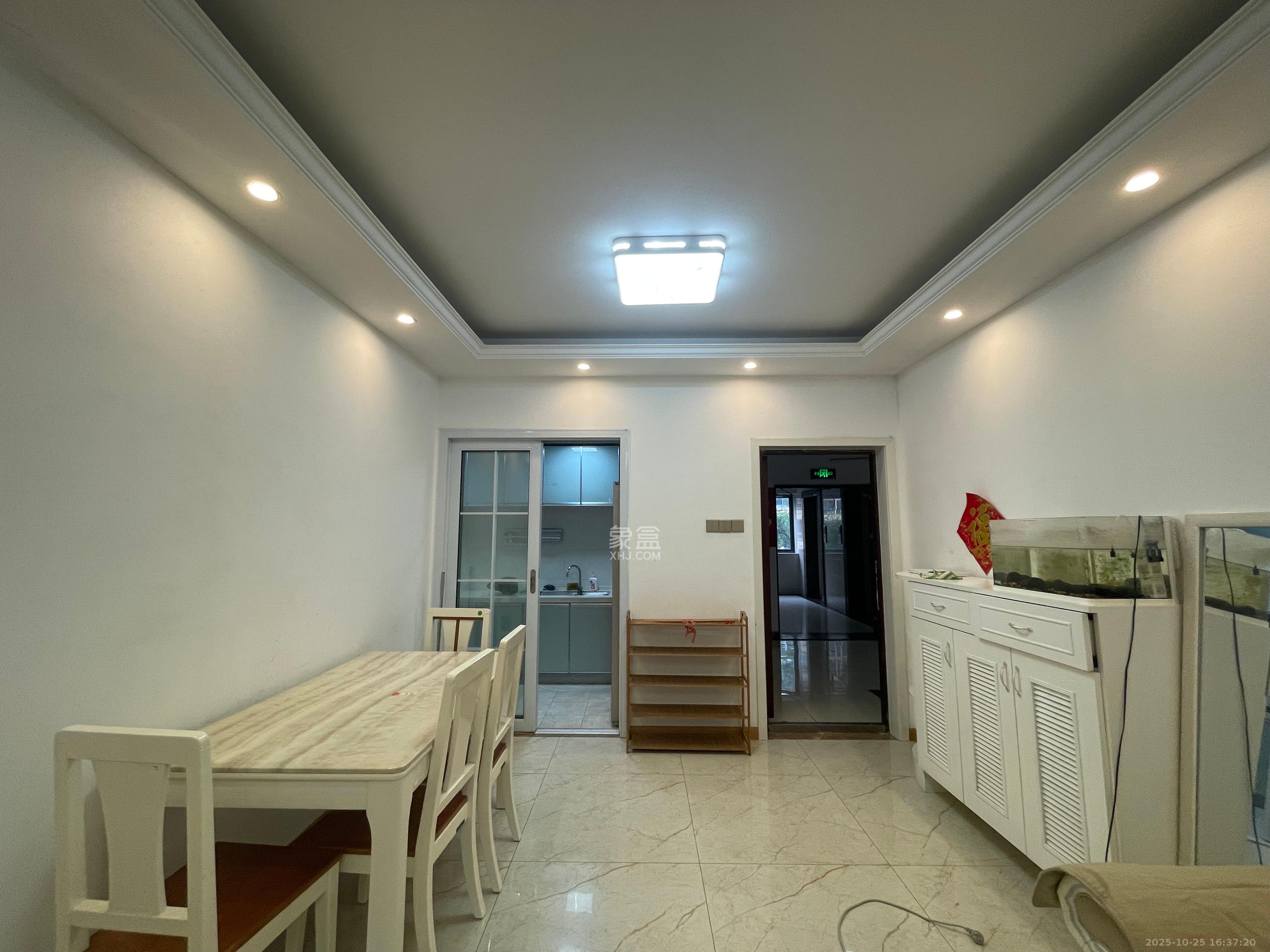 中建芙蓉嘉苑  3室2厅1卫    2100.0元/月 中建芙蓉嘉苑  3室2厅1卫    2100.0元/月室内图