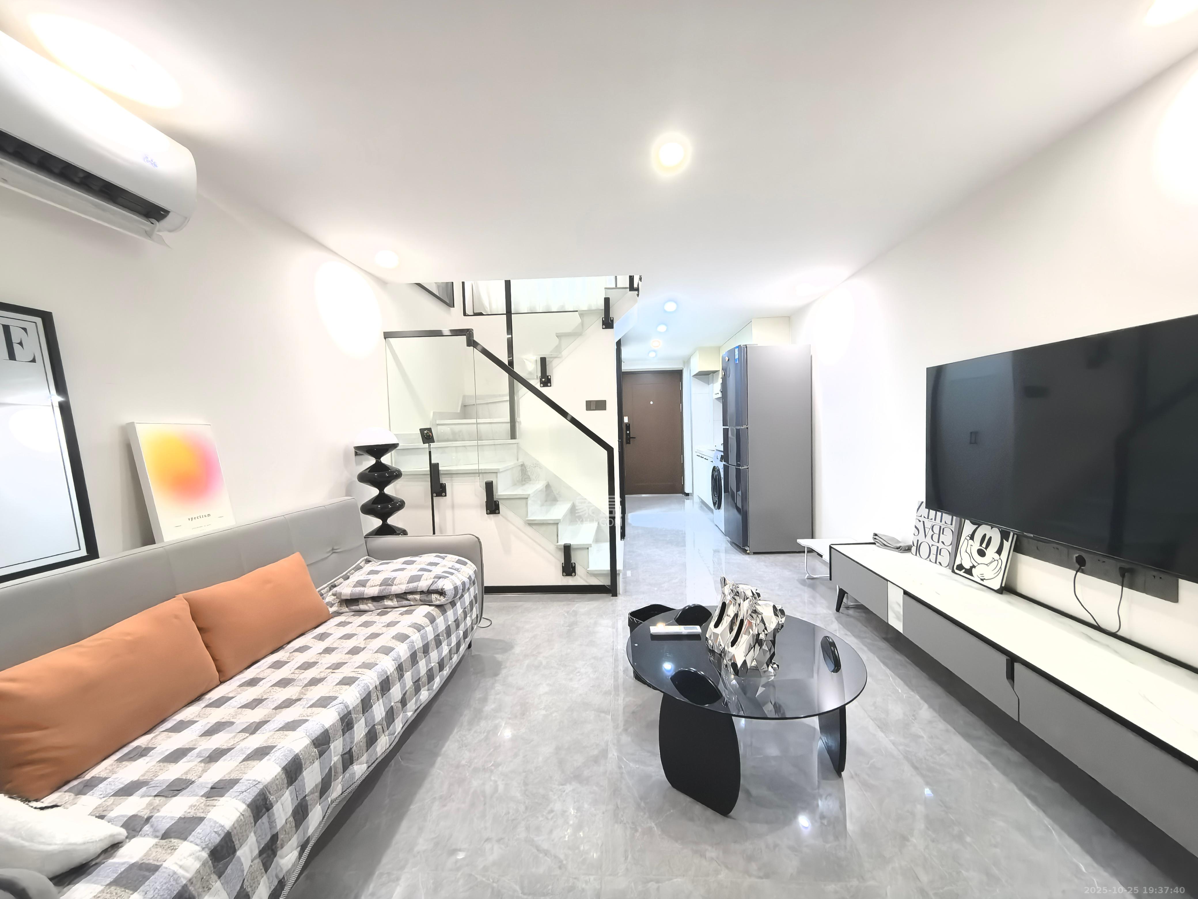 越秀悦湖台  2室1厅1卫    2500.0元/月室内图