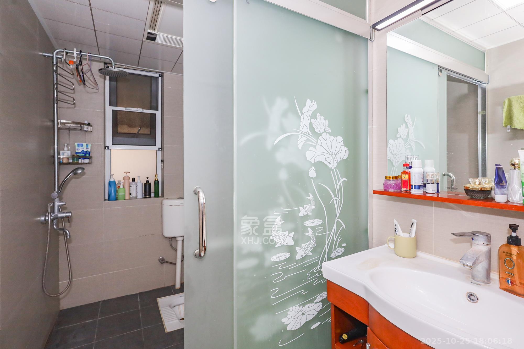 当代滨江MOMA  3室2厅1卫    105.0万卫生间