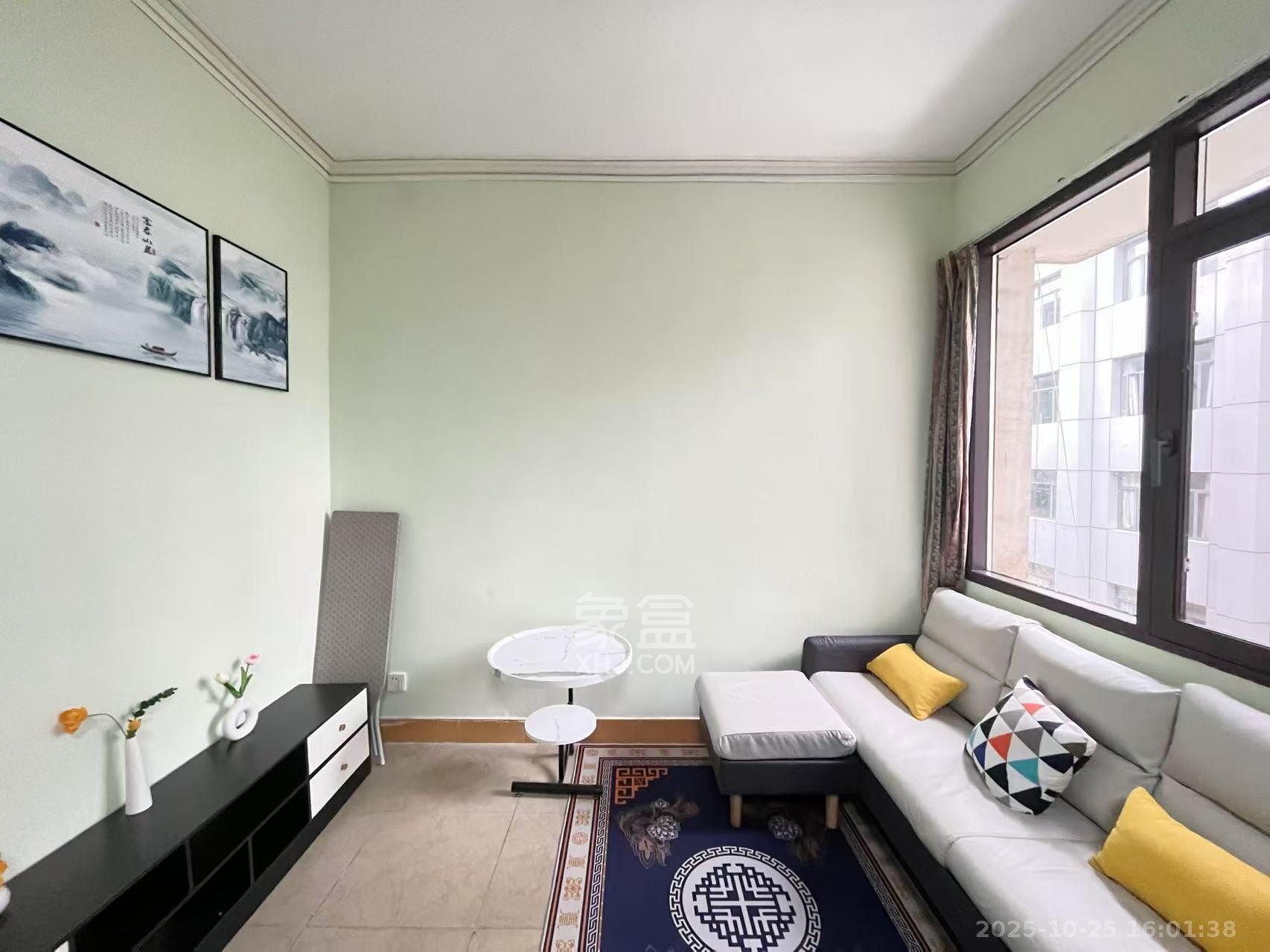 湖南警察学院白云路宿舍区  2室2厅1卫    1900.0元/月 湖南警察学院白云路宿舍区  2室2厅1卫    1900.0元/月室内图