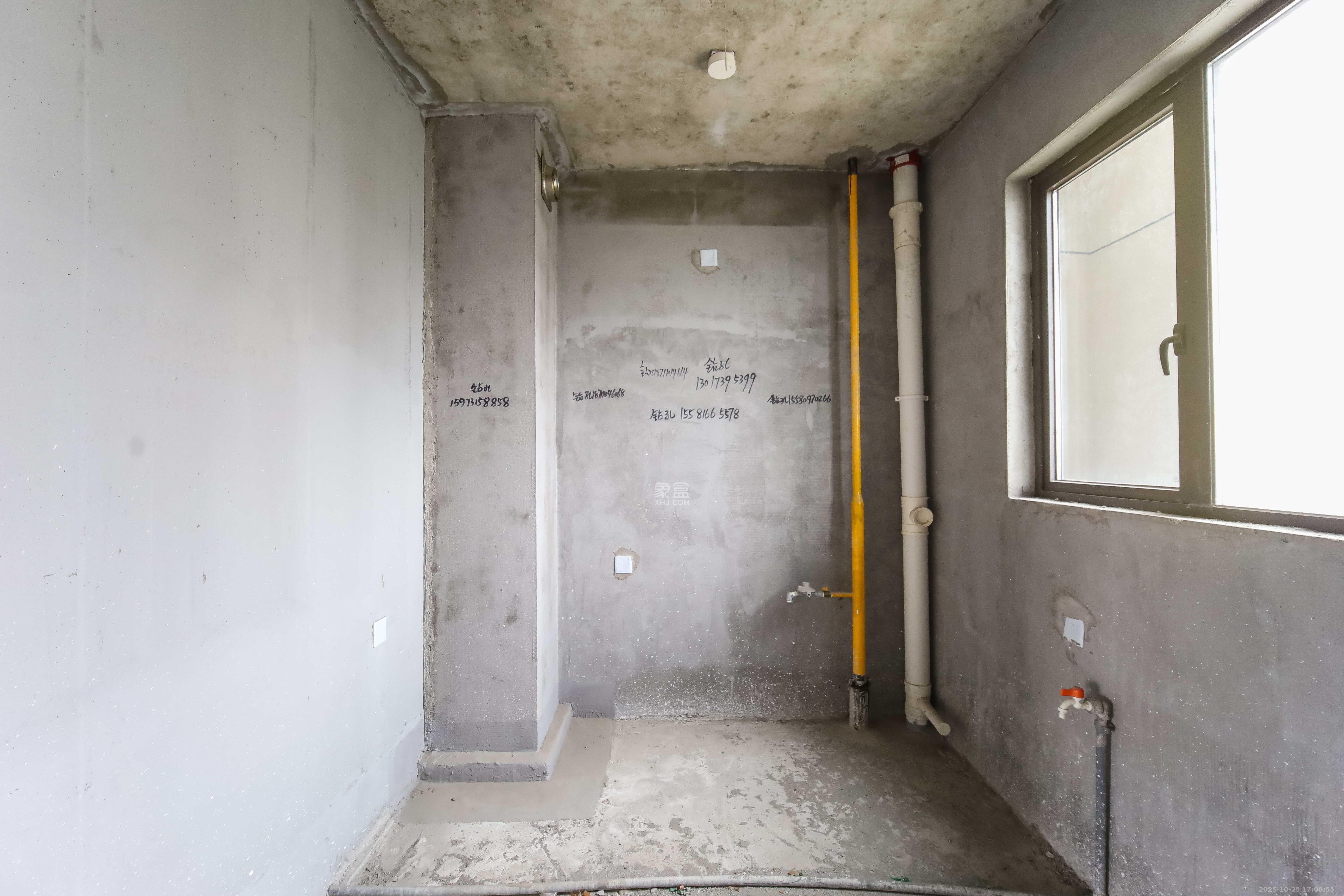 德奥悦东方  4室2厅2卫    158.0万厨房