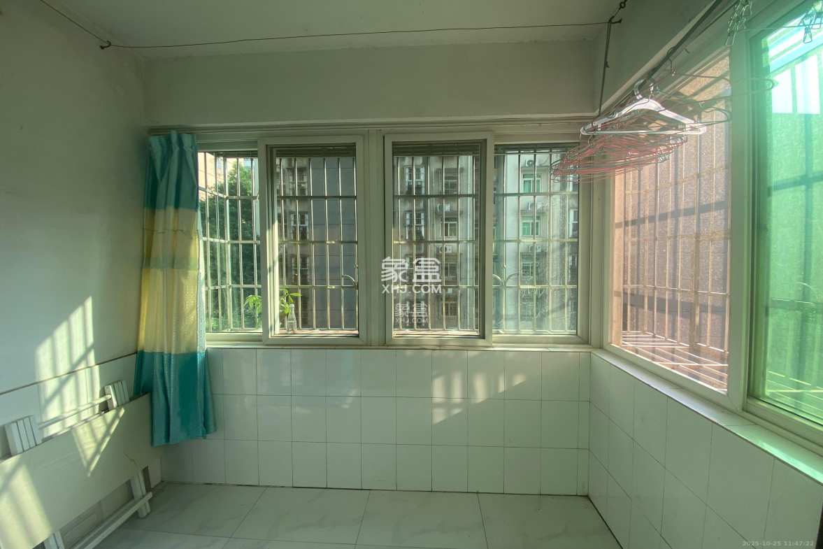 欣安小区  2室1厅1卫    1300.0元/月 欣安小区  2室1厅1卫    1300.0元/月室内图