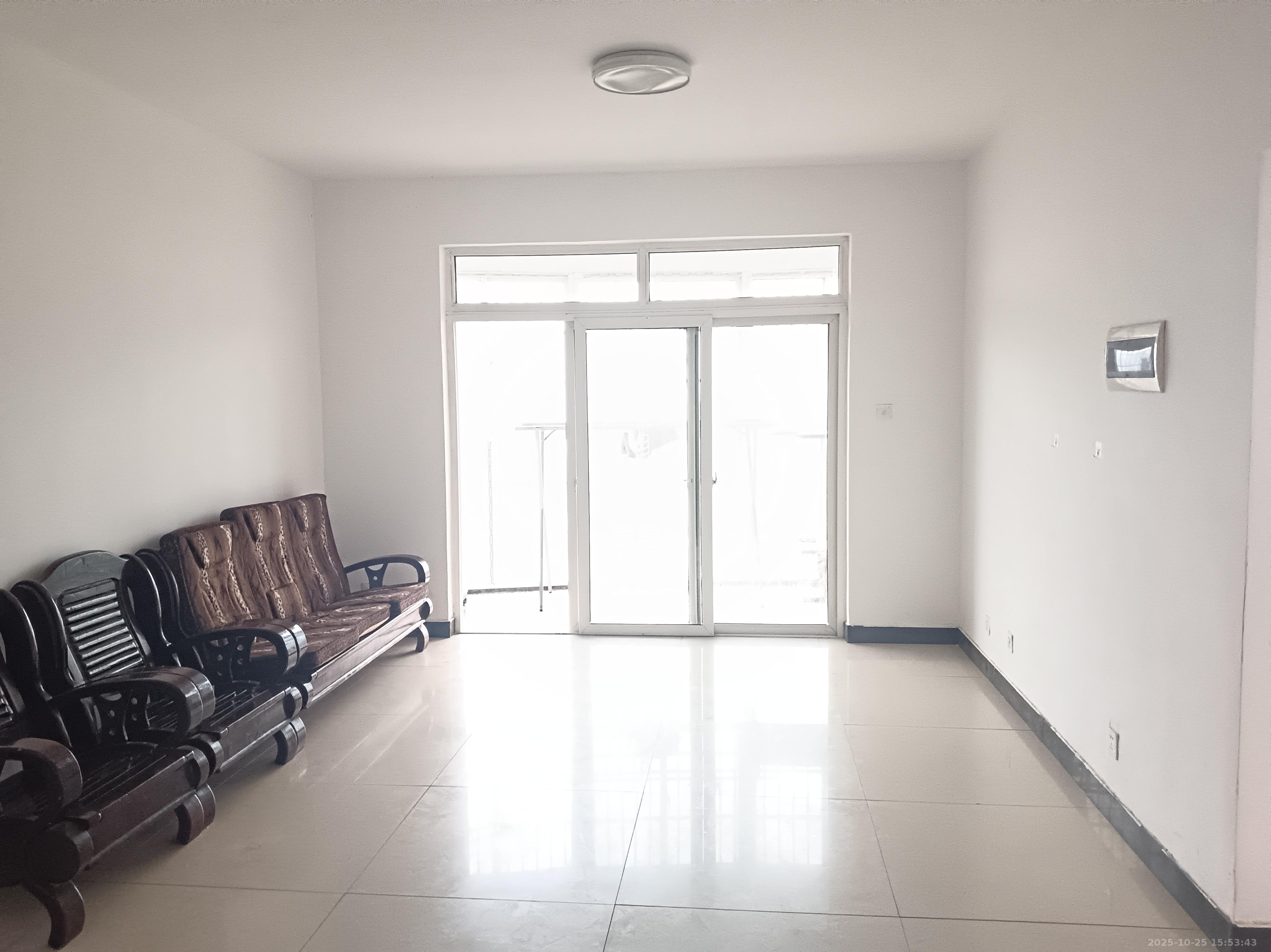 东门尚苑  3室2厅2卫    1600.0元/月室内图