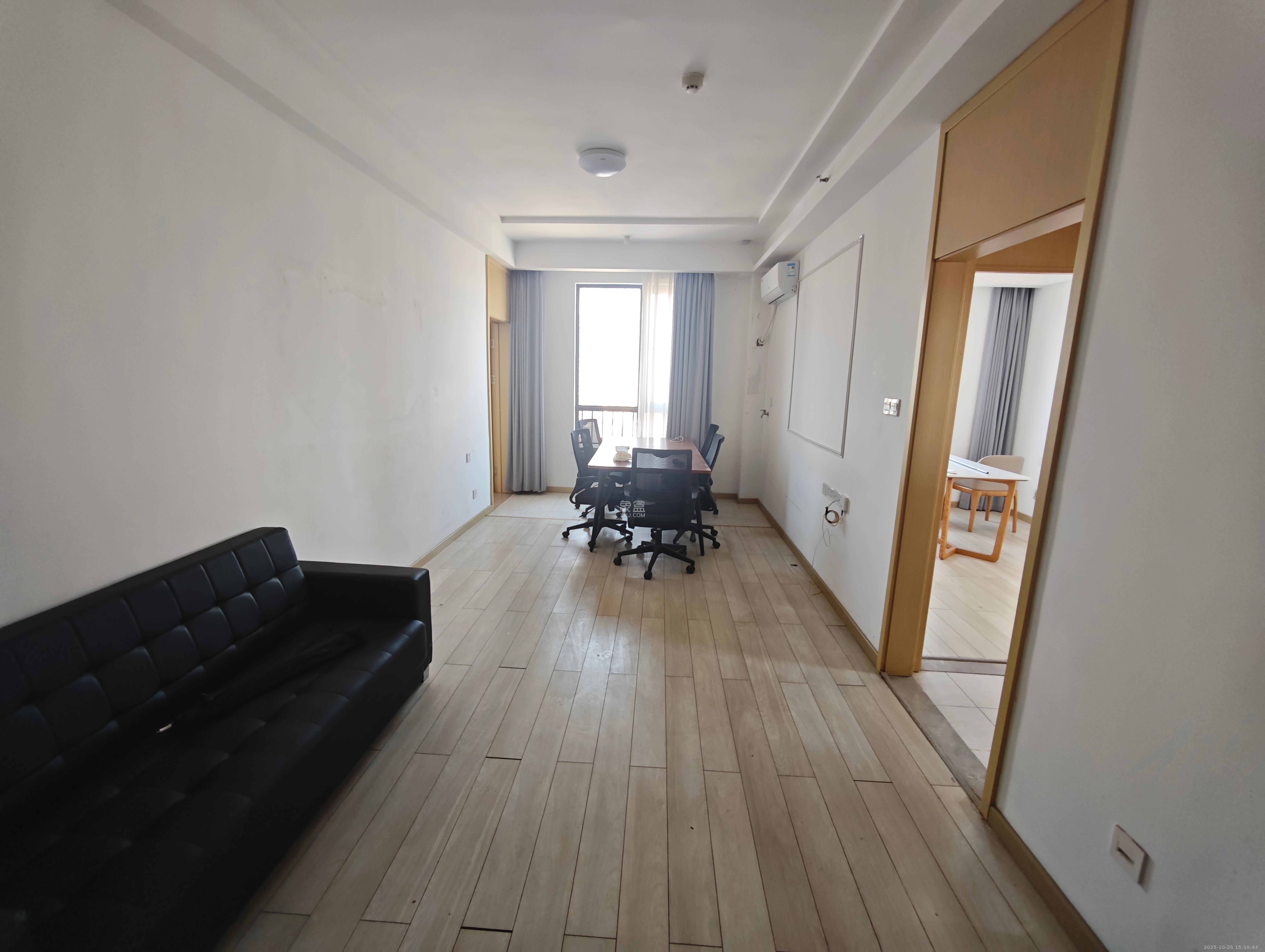 启迪协信中心  2室2厅1卫    2800.0元/月室内图1