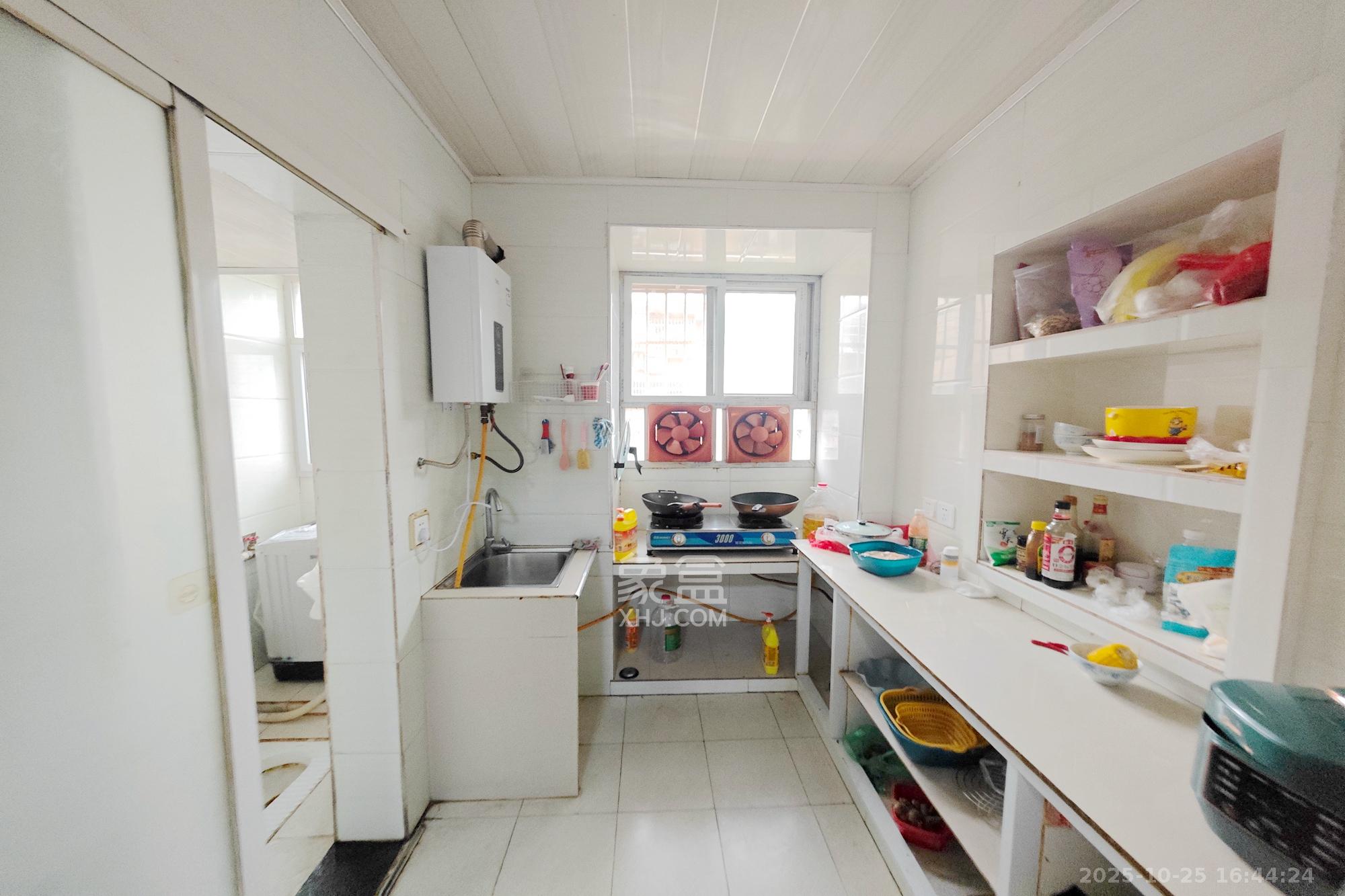 赤岗小区(一二三片)  3室1厅1卫    41.8万 赤岗小区(一二三片)  3室1厅1卫    41.8万厨房