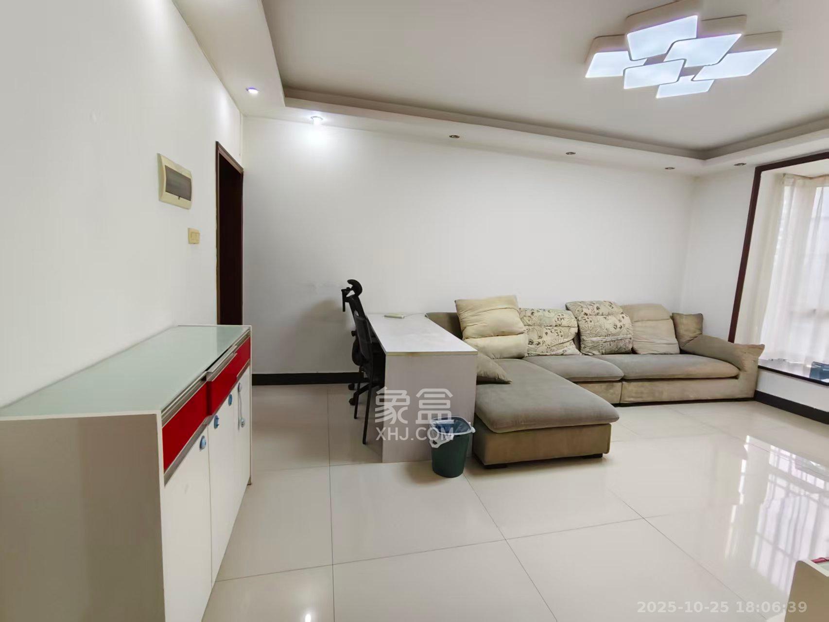 中星苑 2室2厅1卫 2200.0元/月 中星苑 2室2厅1卫 2200.0元/月室内图