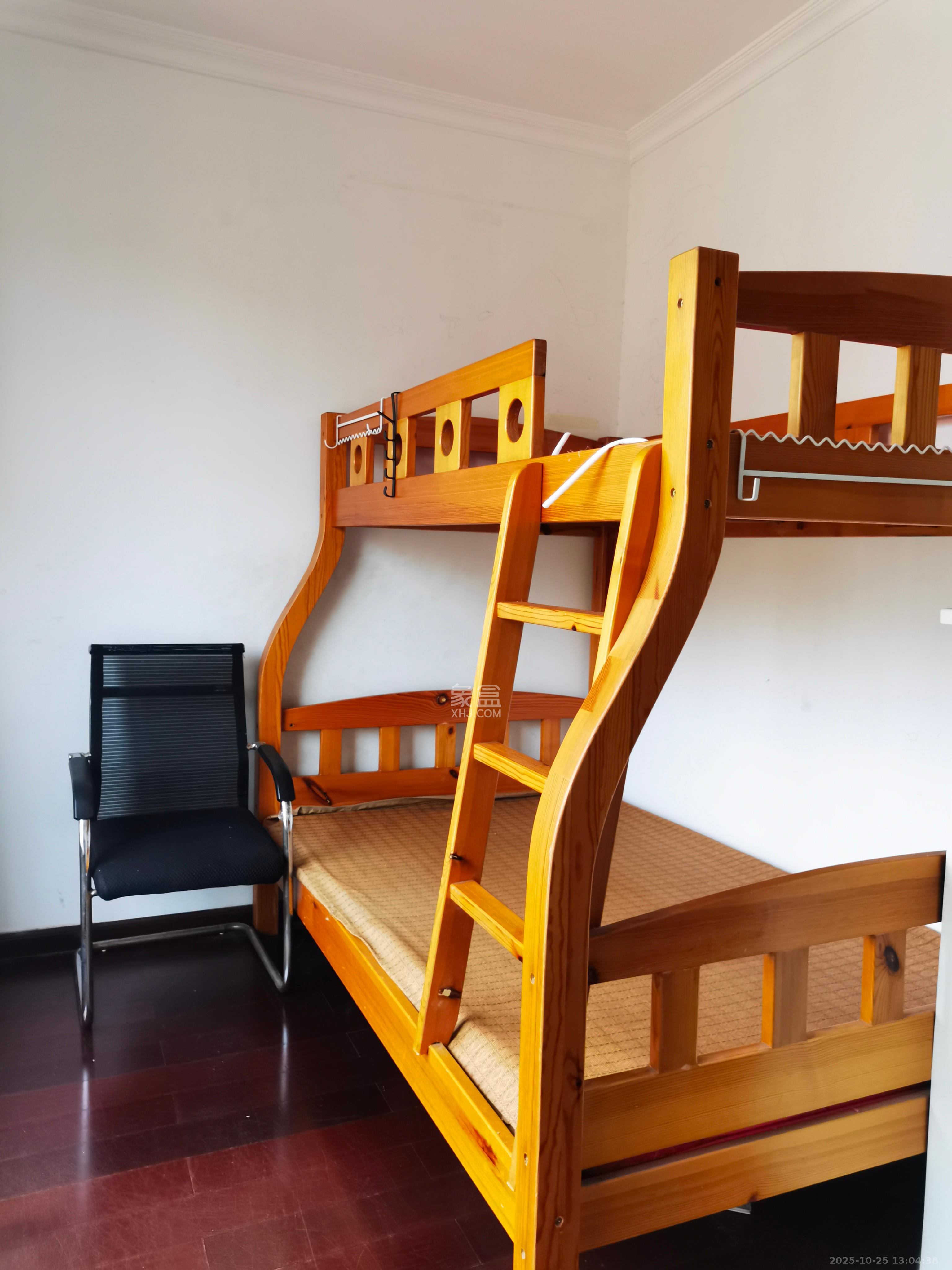 中海国际一期  4室2厅2卫    2500.0元/月室内图