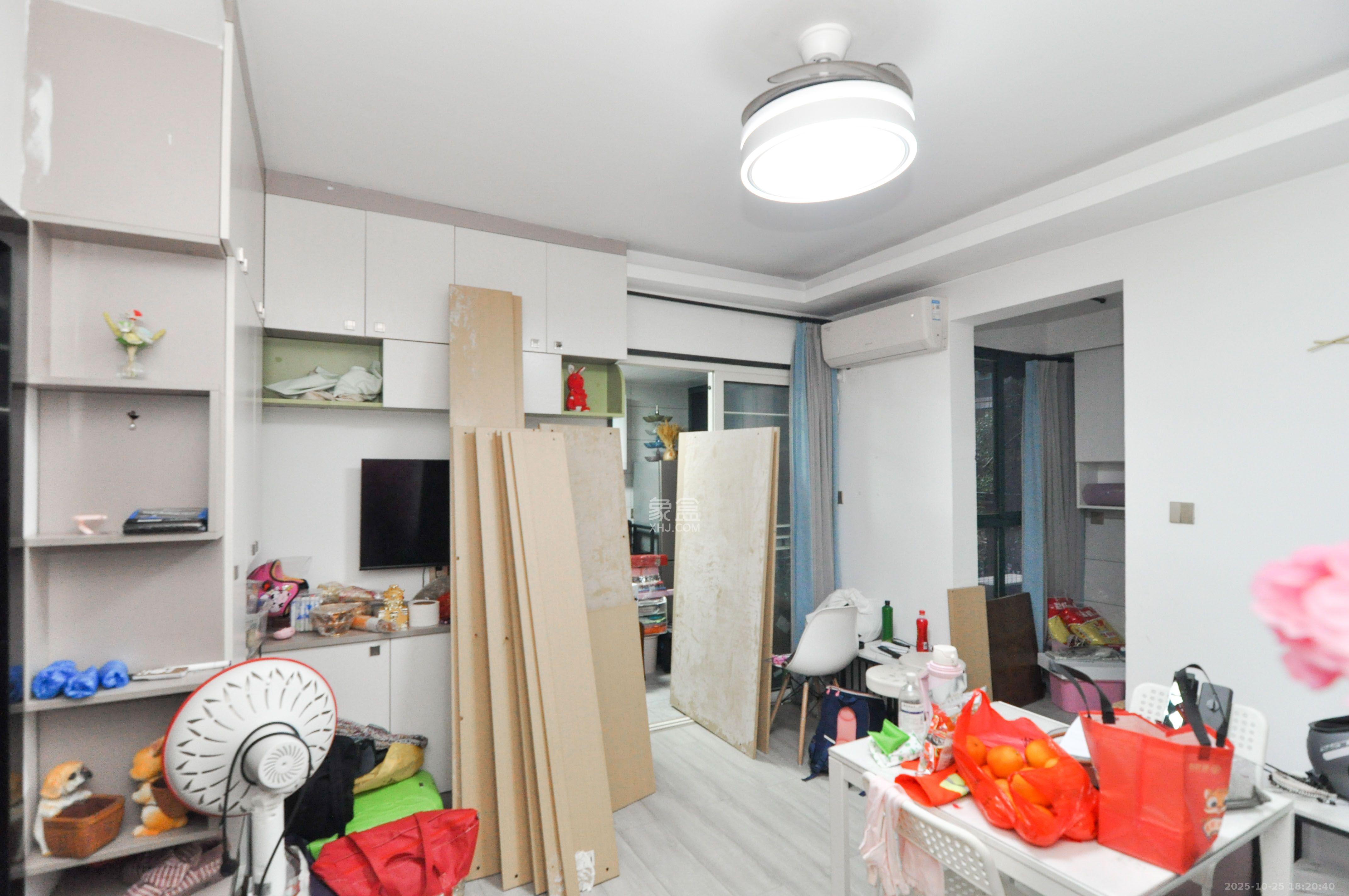 共和世家  1室1厅1卫    2500.0元/月 共和世家  1室1厅1卫    2500.0元/月室内图