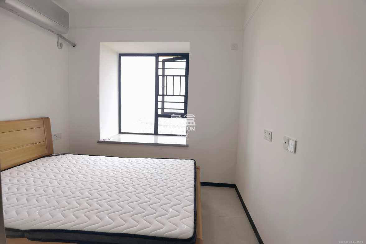 蓝光雍锦府  4室2厅2卫    3000.0元/月 蓝光雍锦府  4室2厅2卫    3000.0元/月室内图