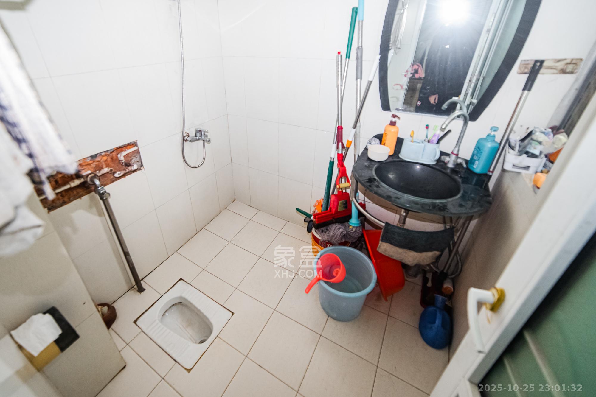 万煦园 3室2厅2卫 77.8万 万煦园 3室2厅2卫 77.8万卫生间