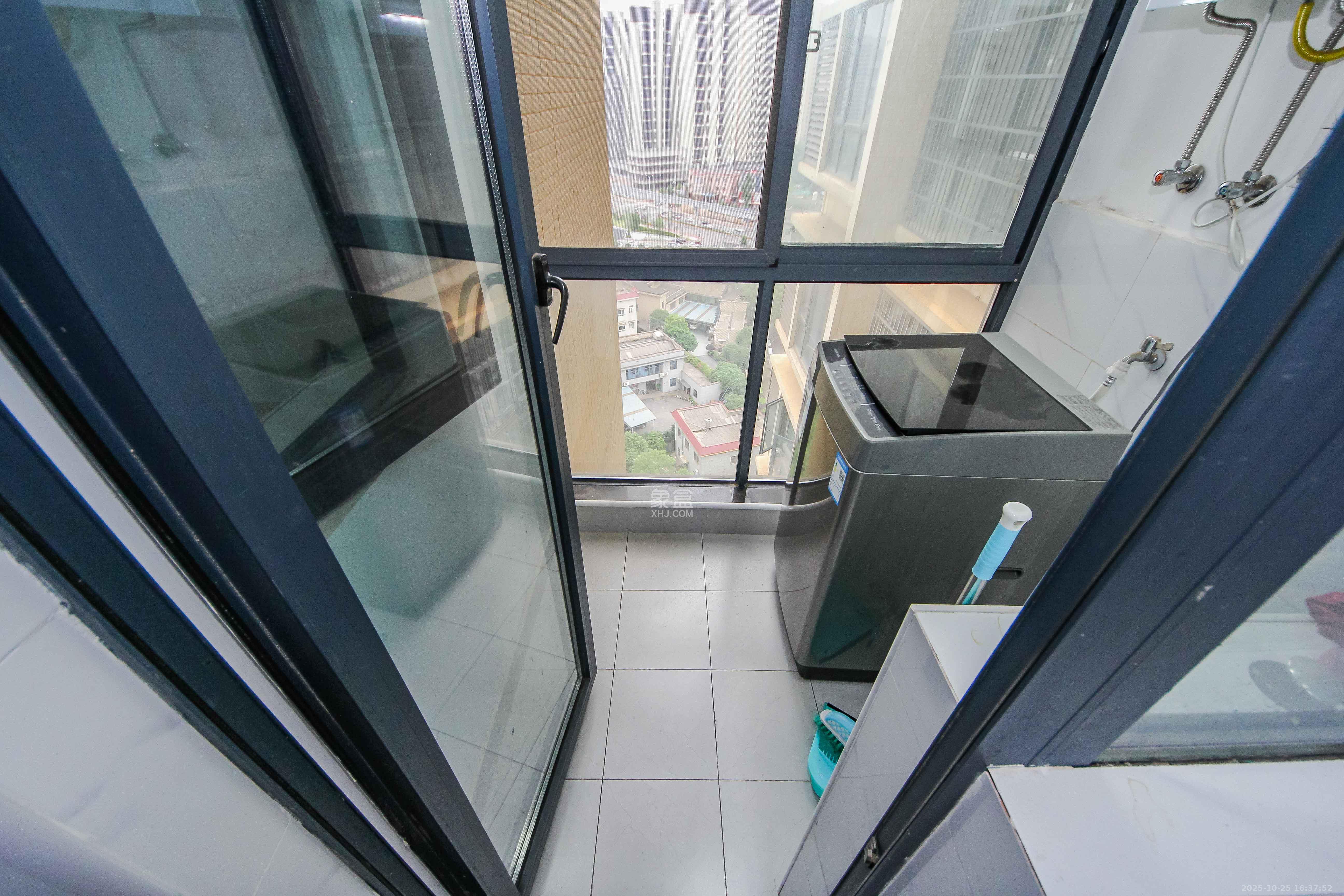 德惠雅苑(众星湘港公馆)  2室2厅1卫    2000.0元/月 德惠雅苑(众星湘港公馆)  2室2厅1卫    2000.0元/月室内图