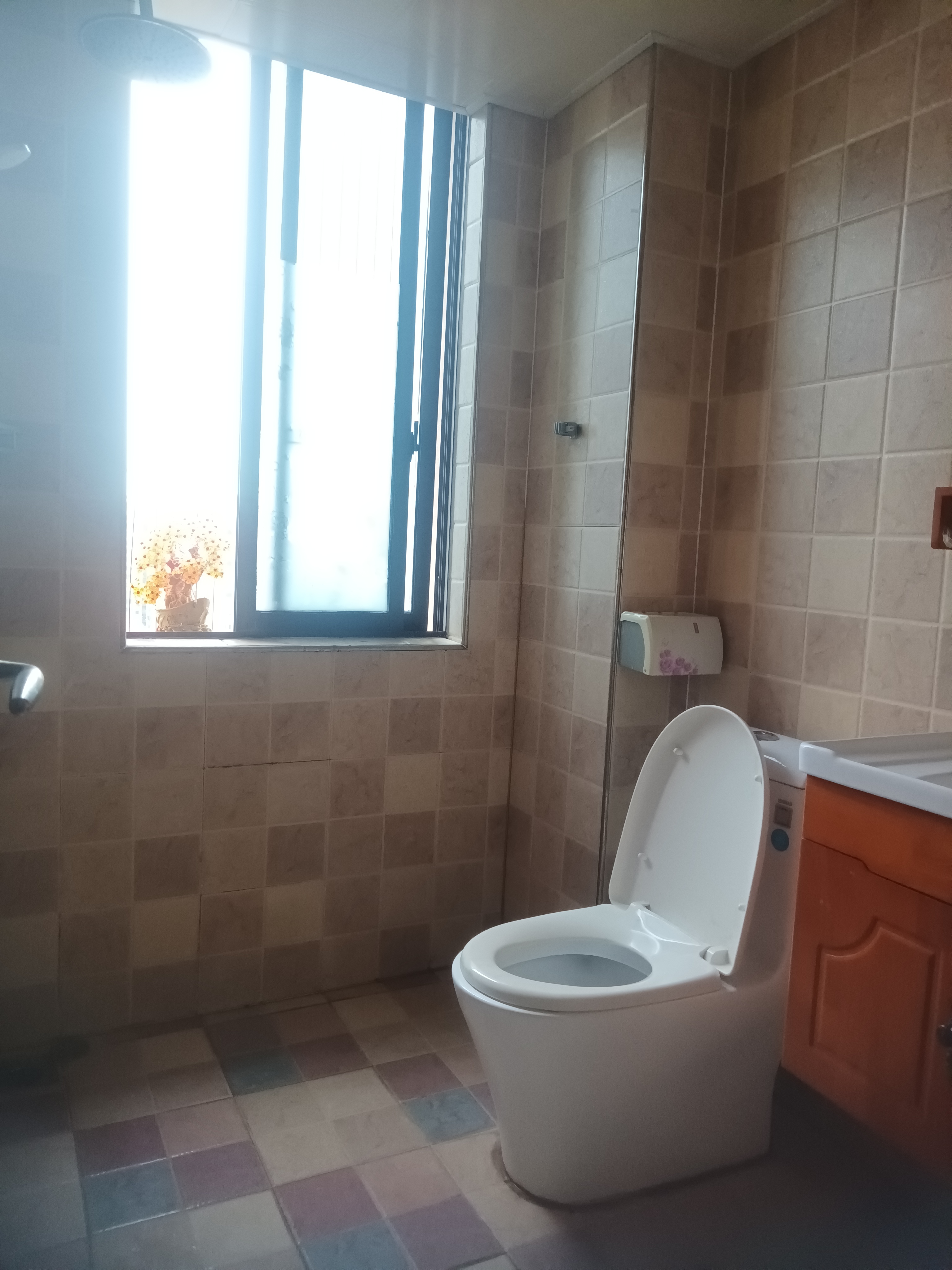 金钟时代城  3室2厅2卫    1800.0元/月室内图