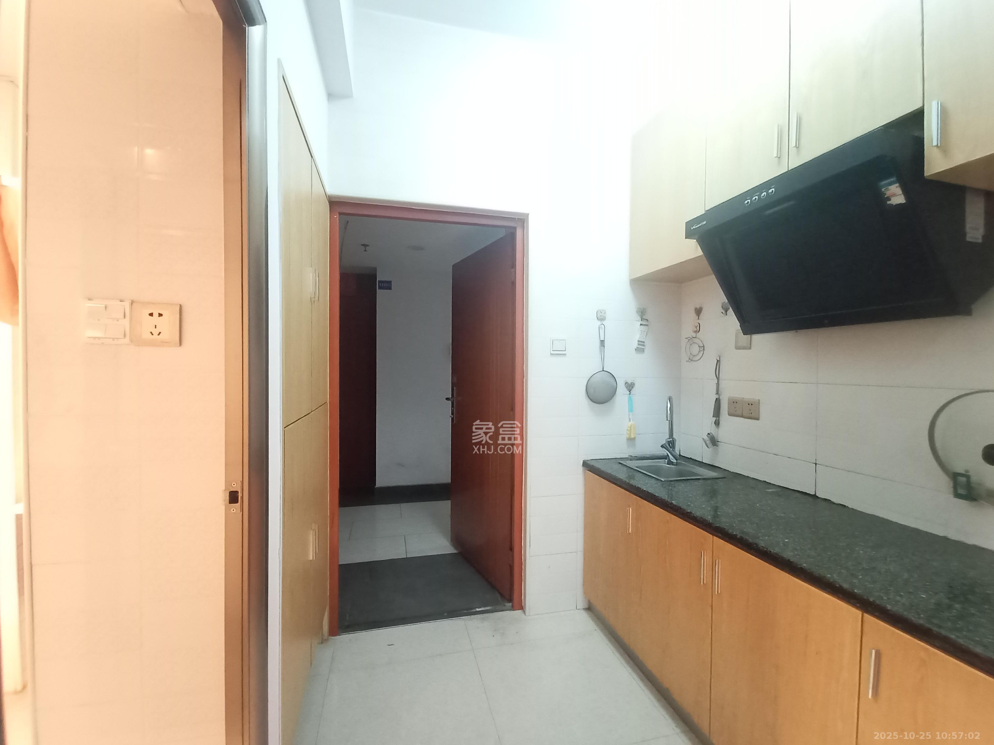 长房时代城  1室0厅1卫    1300.0元/月 长房时代城  1室0厅1卫    1300.0元/月室内图