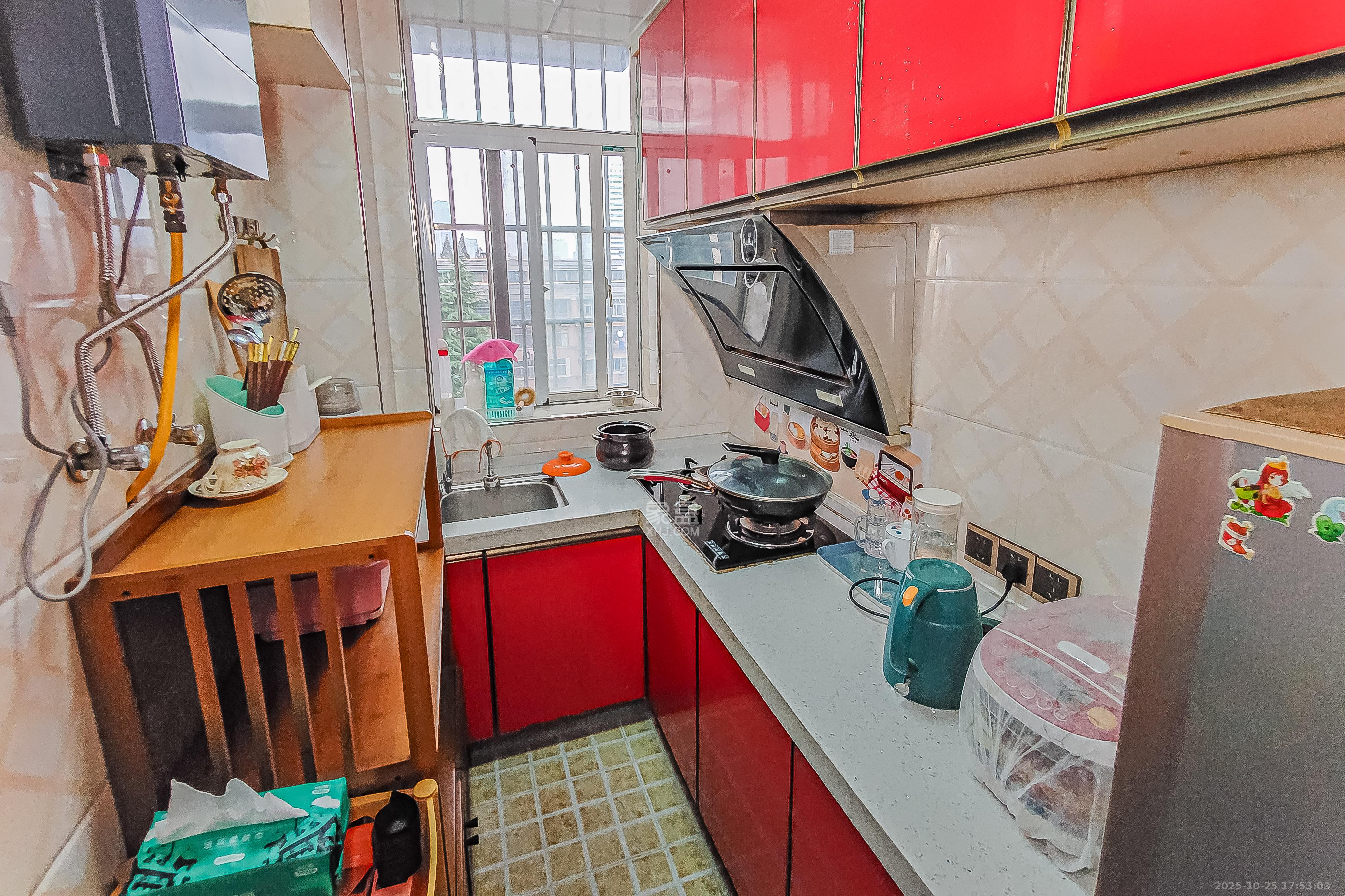 东塘电力院  2室1厅1卫    61.8万厨房