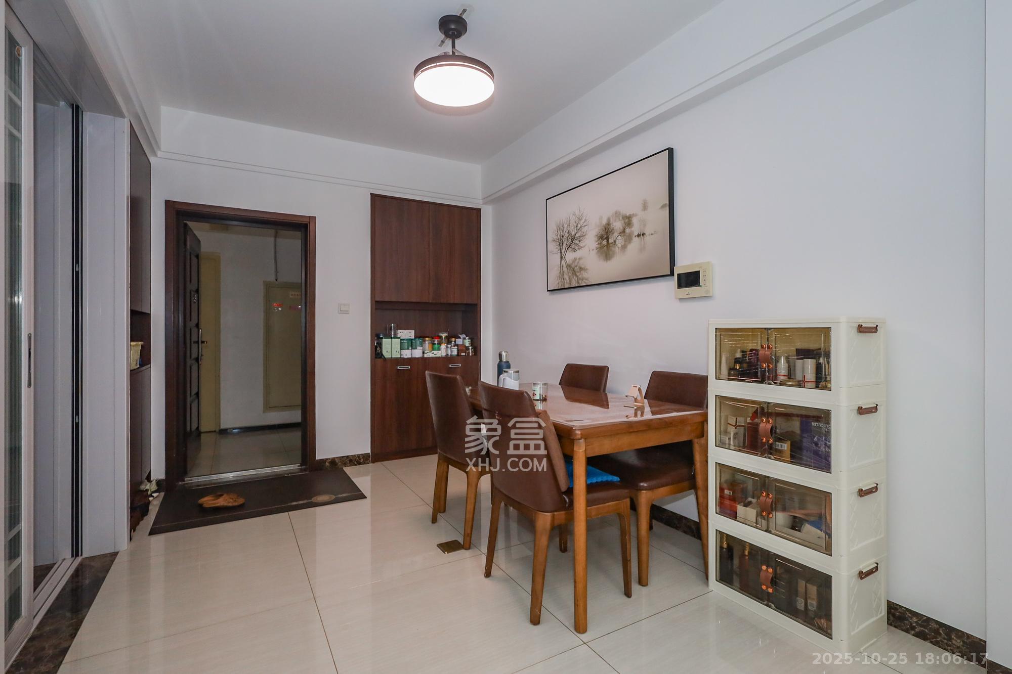 当代滨江MOMA 3室2厅1卫 105.0万 当代滨江MOMA 3室2厅1卫 105.0万其他