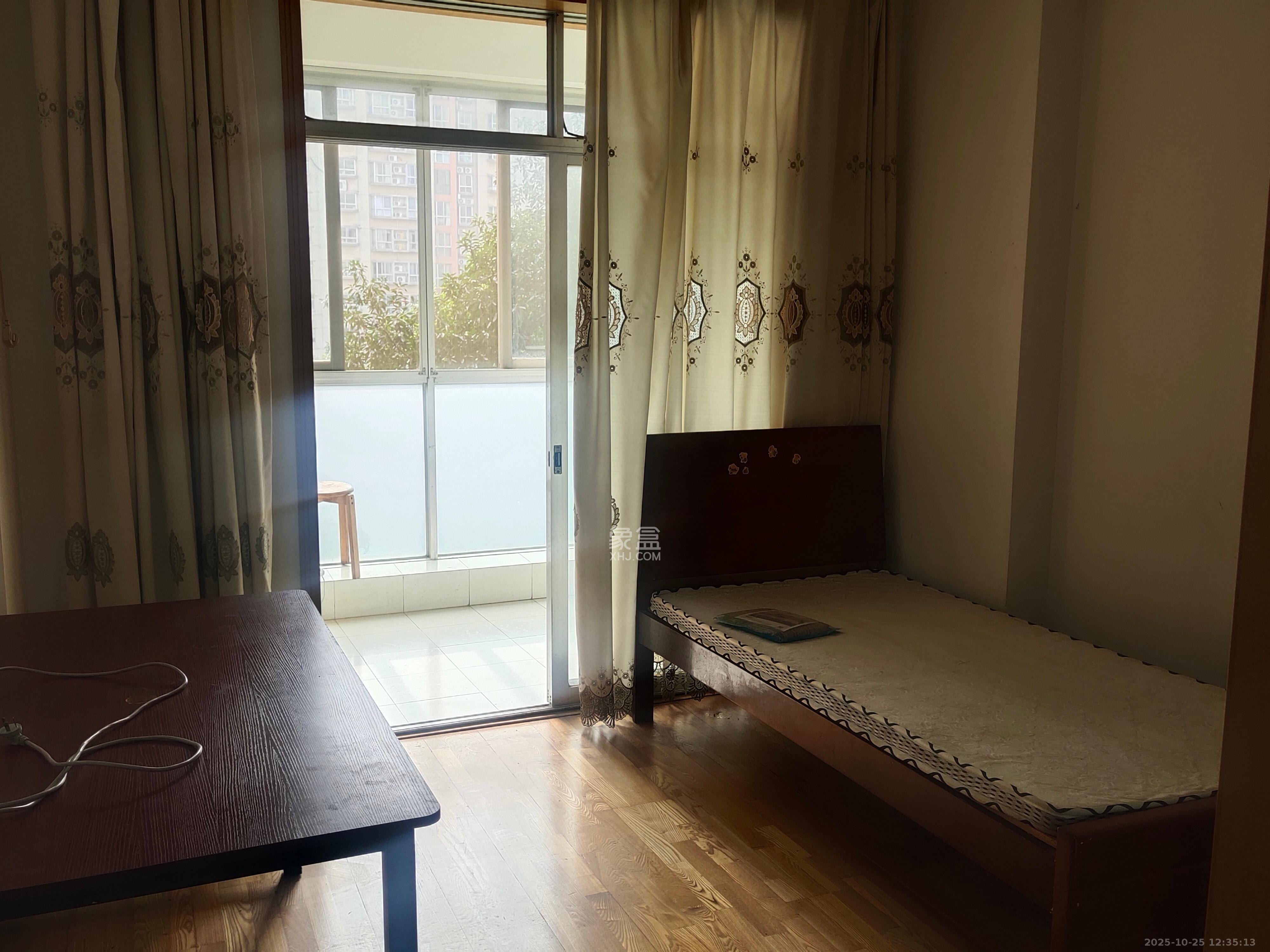 华银园  4室2厅2卫    2500.0元/月 华银园  4室2厅2卫    2500.0元/月室内图