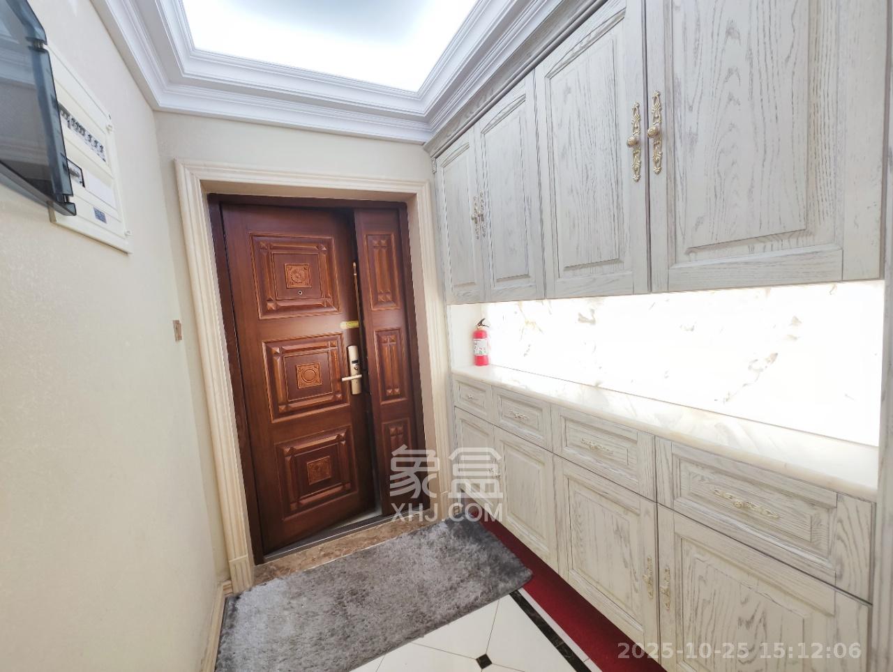 保利国际广场  3室2厅1卫    7000.0元/月 保利国际广场  3室2厅1卫    7000.0元/月室内图