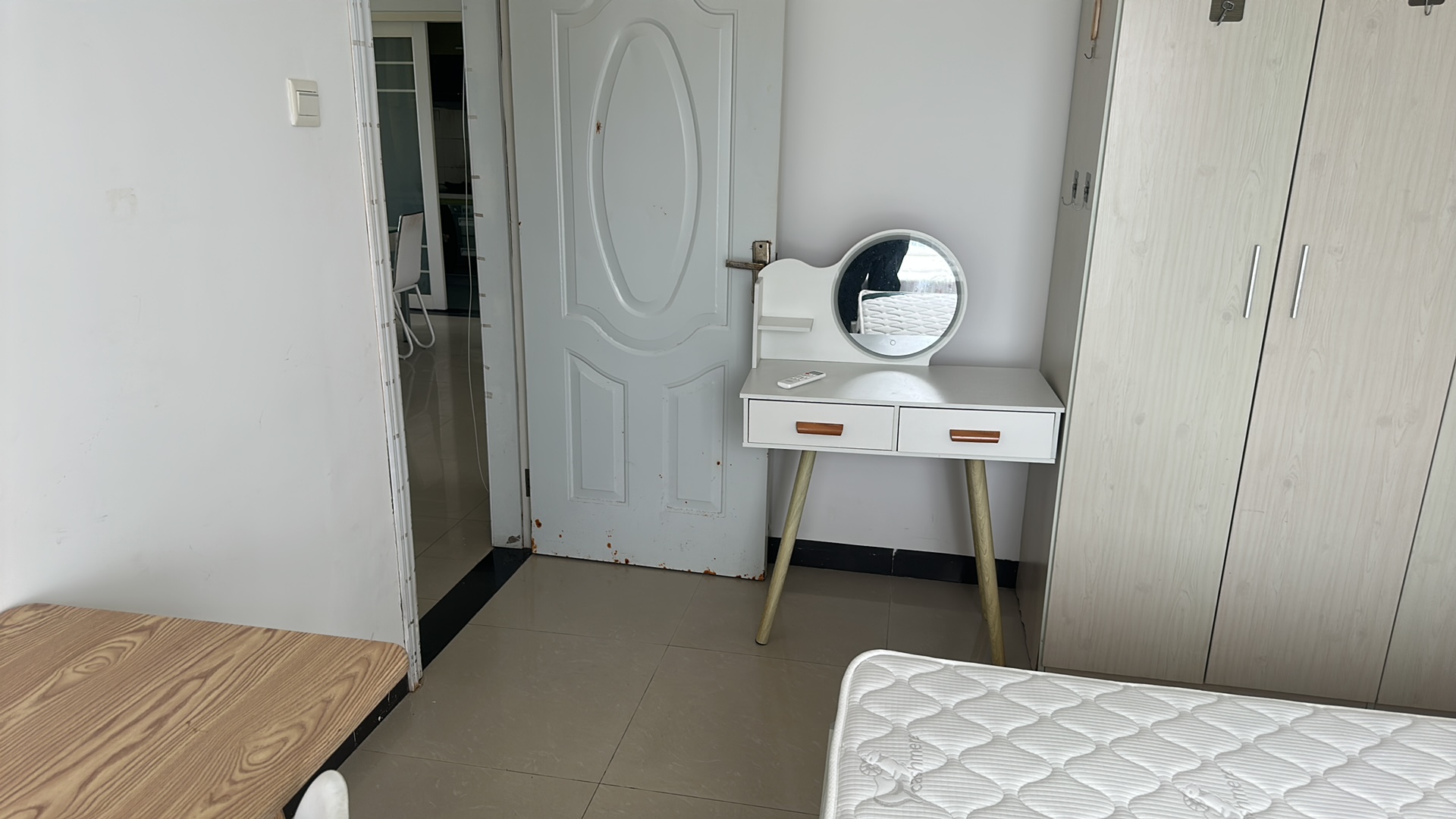 海悦国际  1室0厅0卫    2200.0元/月 海悦国际  1室0厅0卫    2200.0元/月室内图