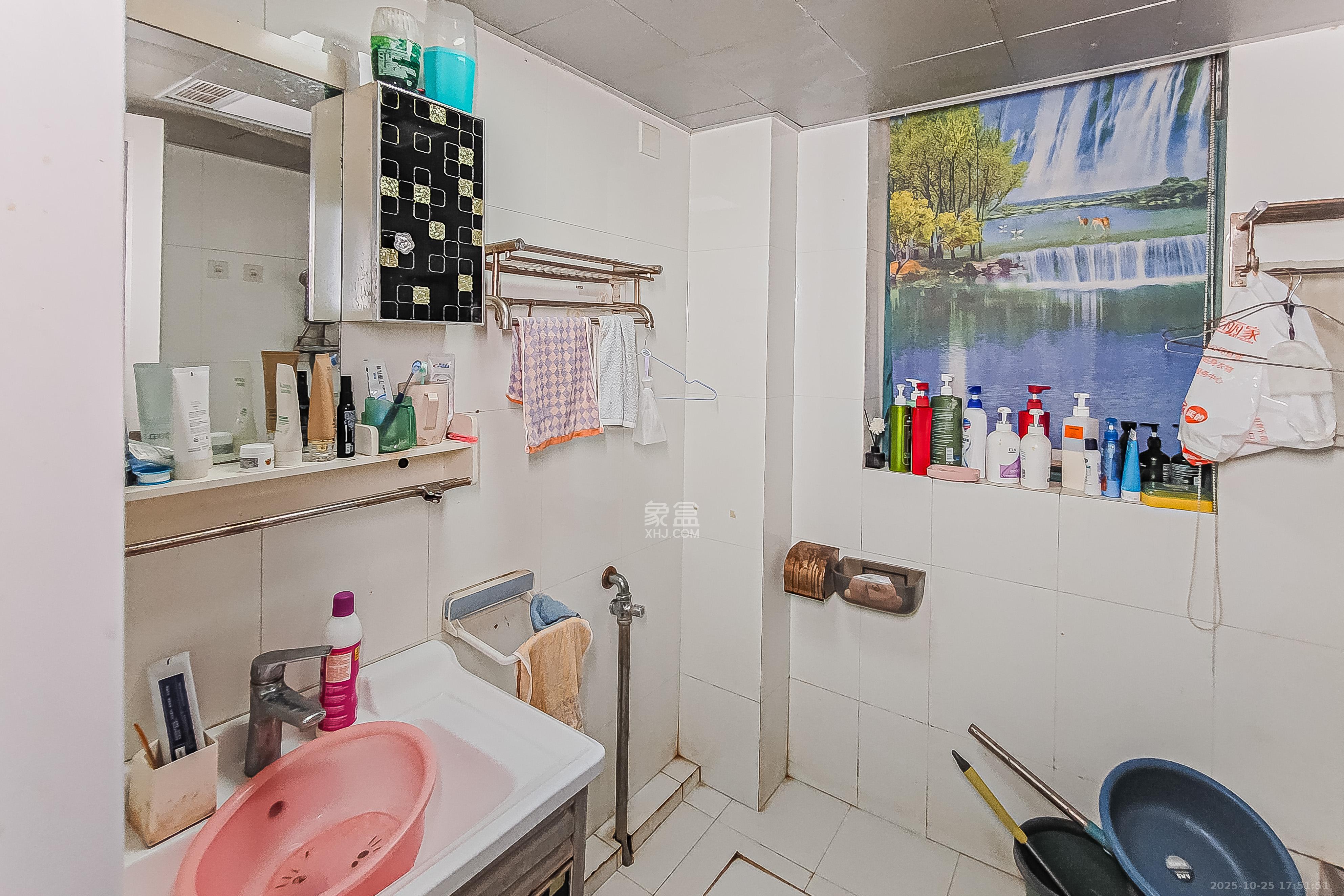 永宏佳园  3室2厅1卫    91.0万卫生间