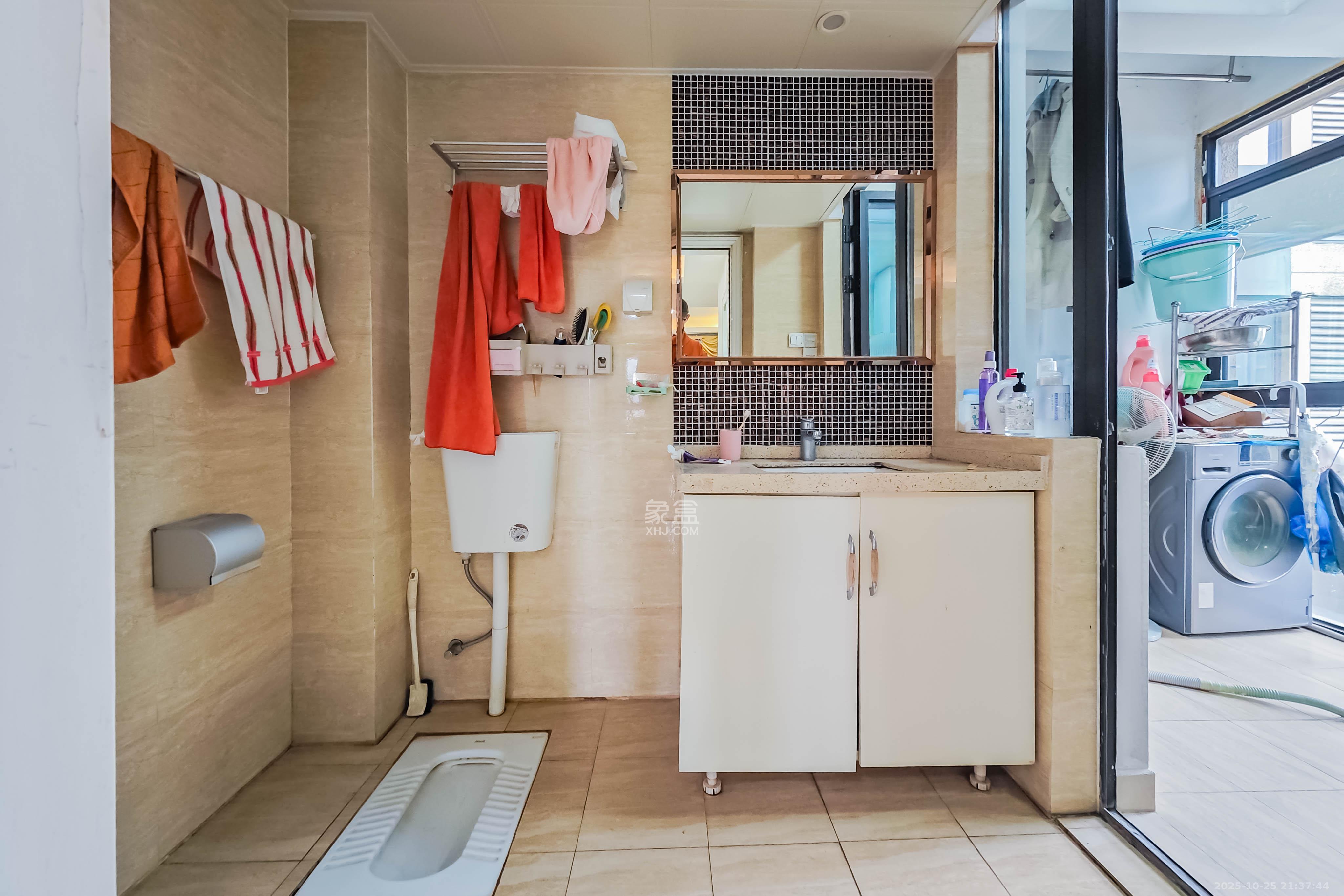 五江天街北区  3室2厅2卫    100.0万卫生间