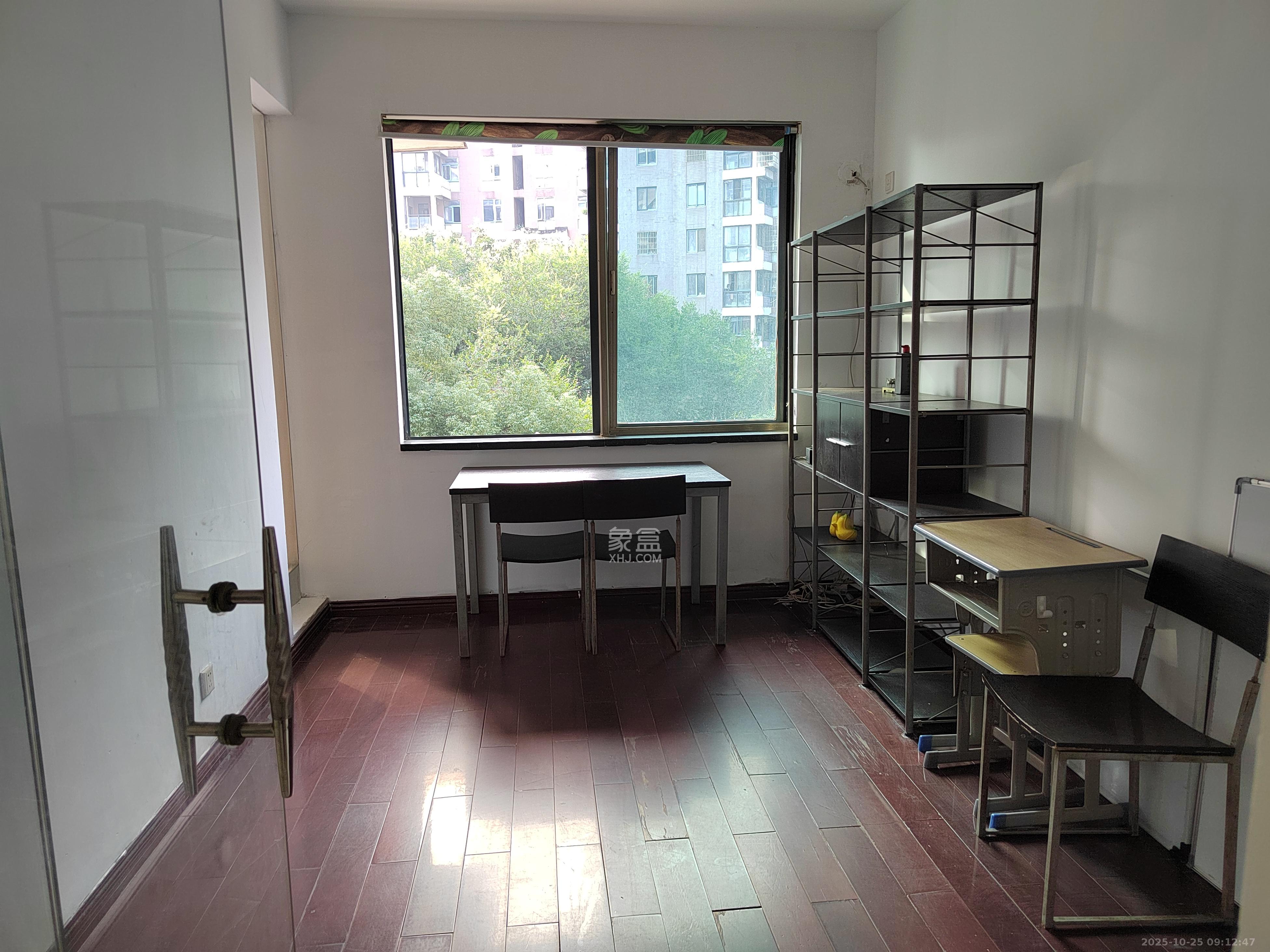 仁和香堤雅境  4室2厅2卫    3500.0元/月室内图