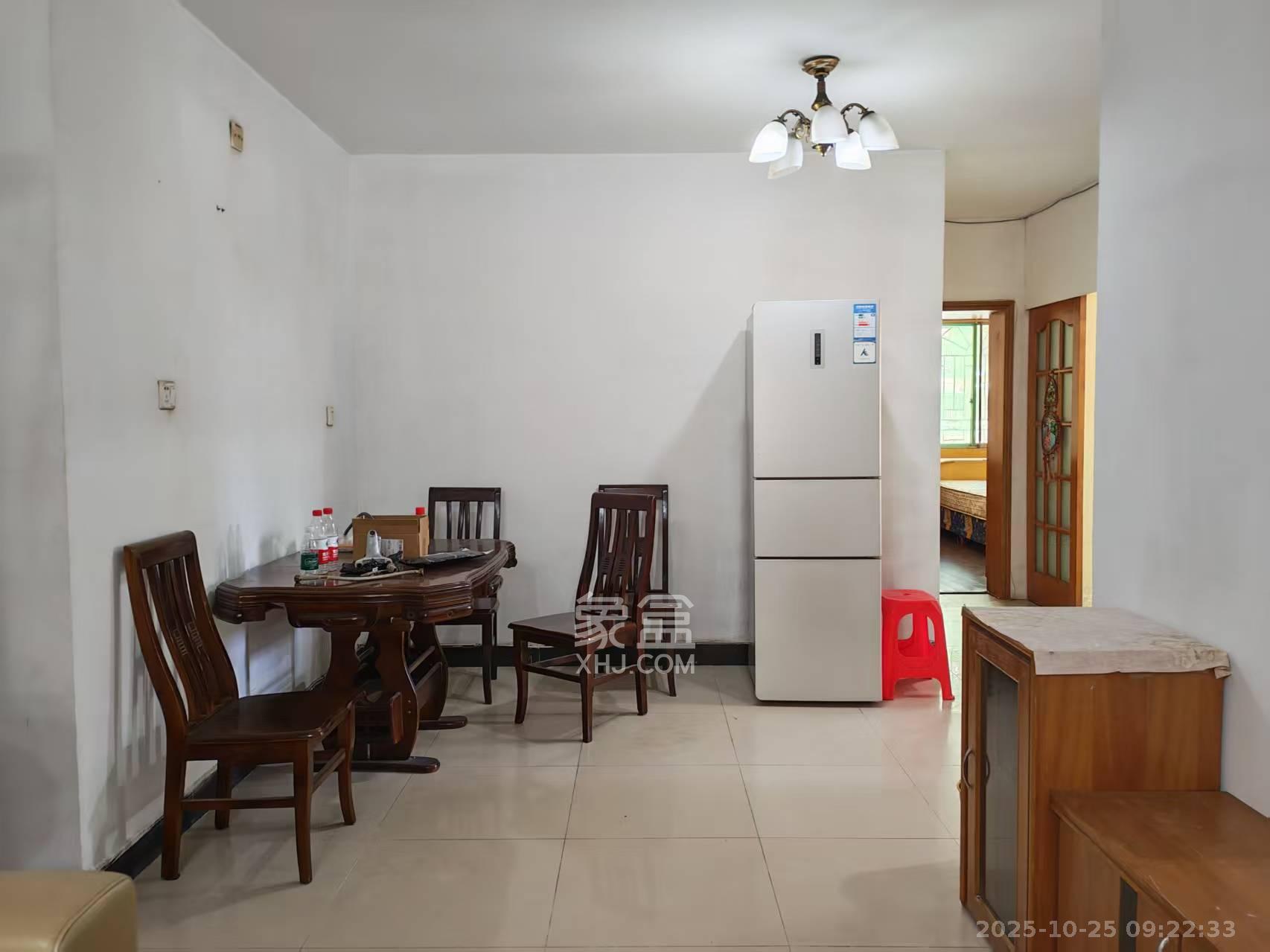 仁和家园  3室2厅2卫    1900.0元/月室内图