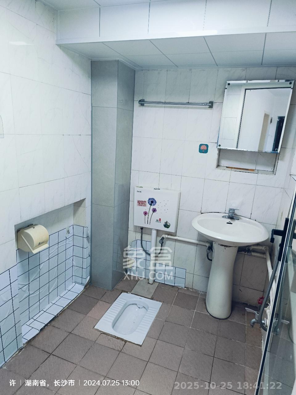 人造板厂宿舍(新河北堤1号) 3室2厅1卫 2300.0元/月 人造板厂宿舍(新河北堤1号) 3室2厅1卫 2300.0元/月室内图